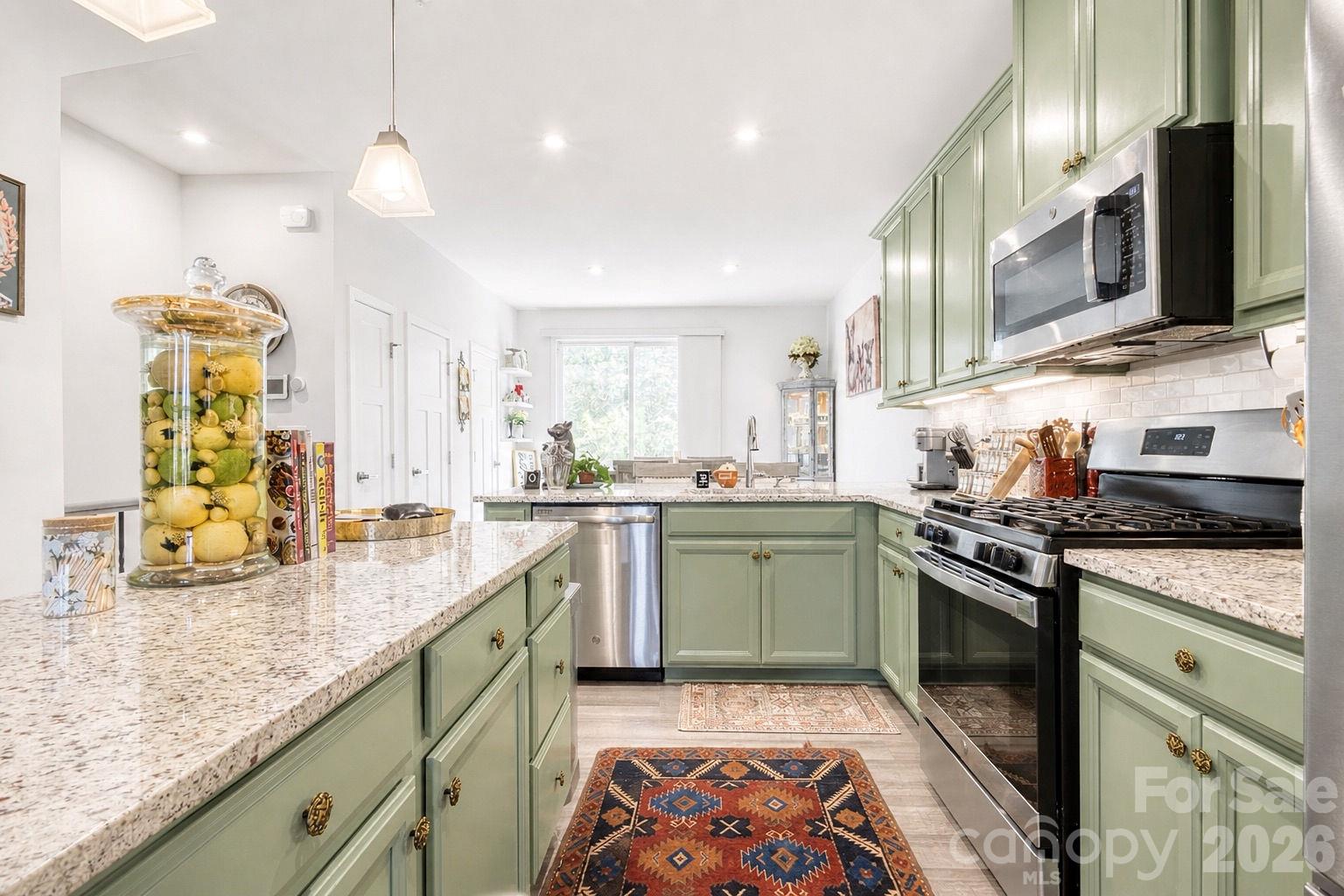 Townhouse at 268 Parkwood Avenue, Charlotte, photo 11 of 48