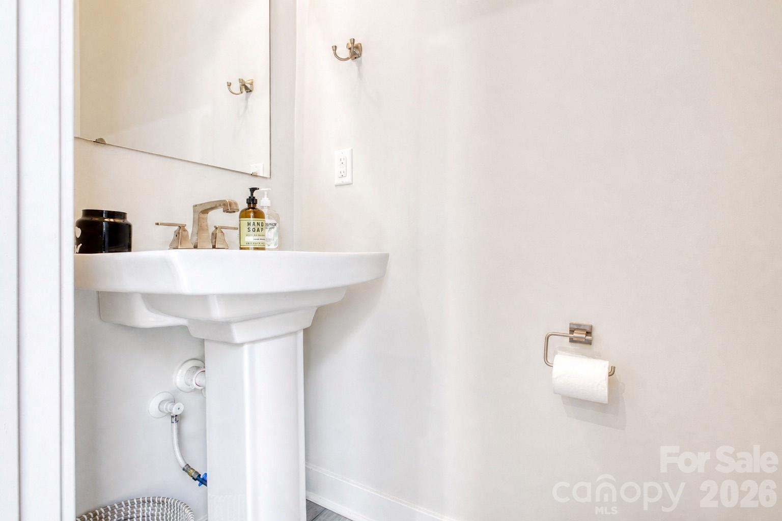Townhouse at 268 Parkwood Avenue, Charlotte, photo 17 of 48