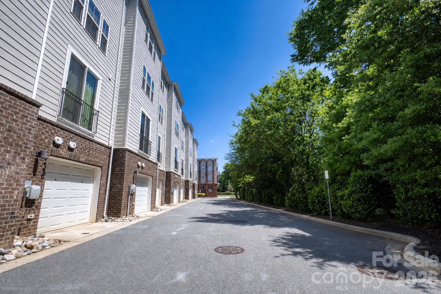 Townhouse at 268 Parkwood Avenue, Charlotte, photo 40 of 48