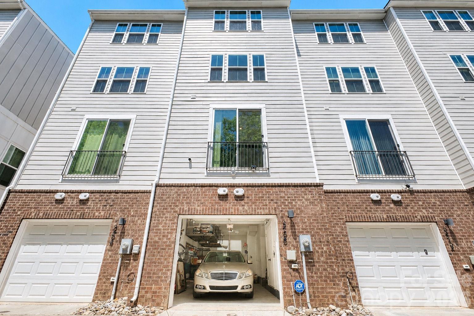 Townhouse at 268 Parkwood Avenue, Charlotte, photo 43 of 48
