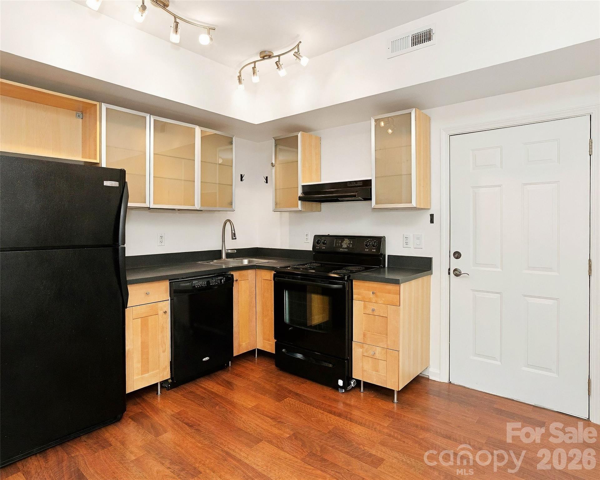 Condominium at 125 Clingman Avenue, Asheville, photo 6 of 36
