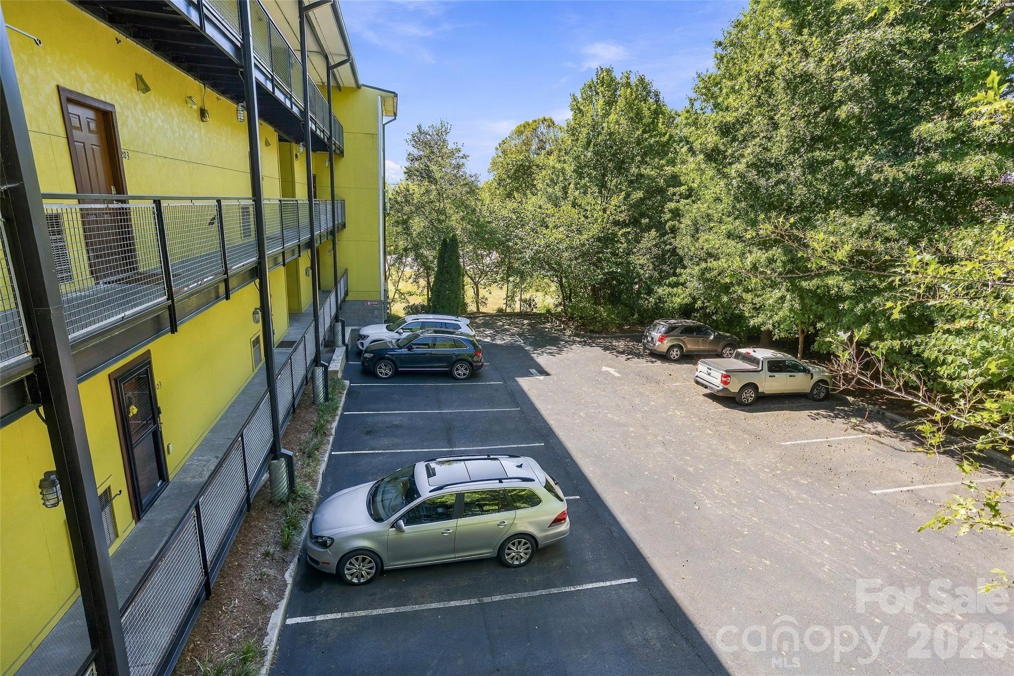 Condominium at 125 Clingman Avenue, Asheville, photo 35 of 36