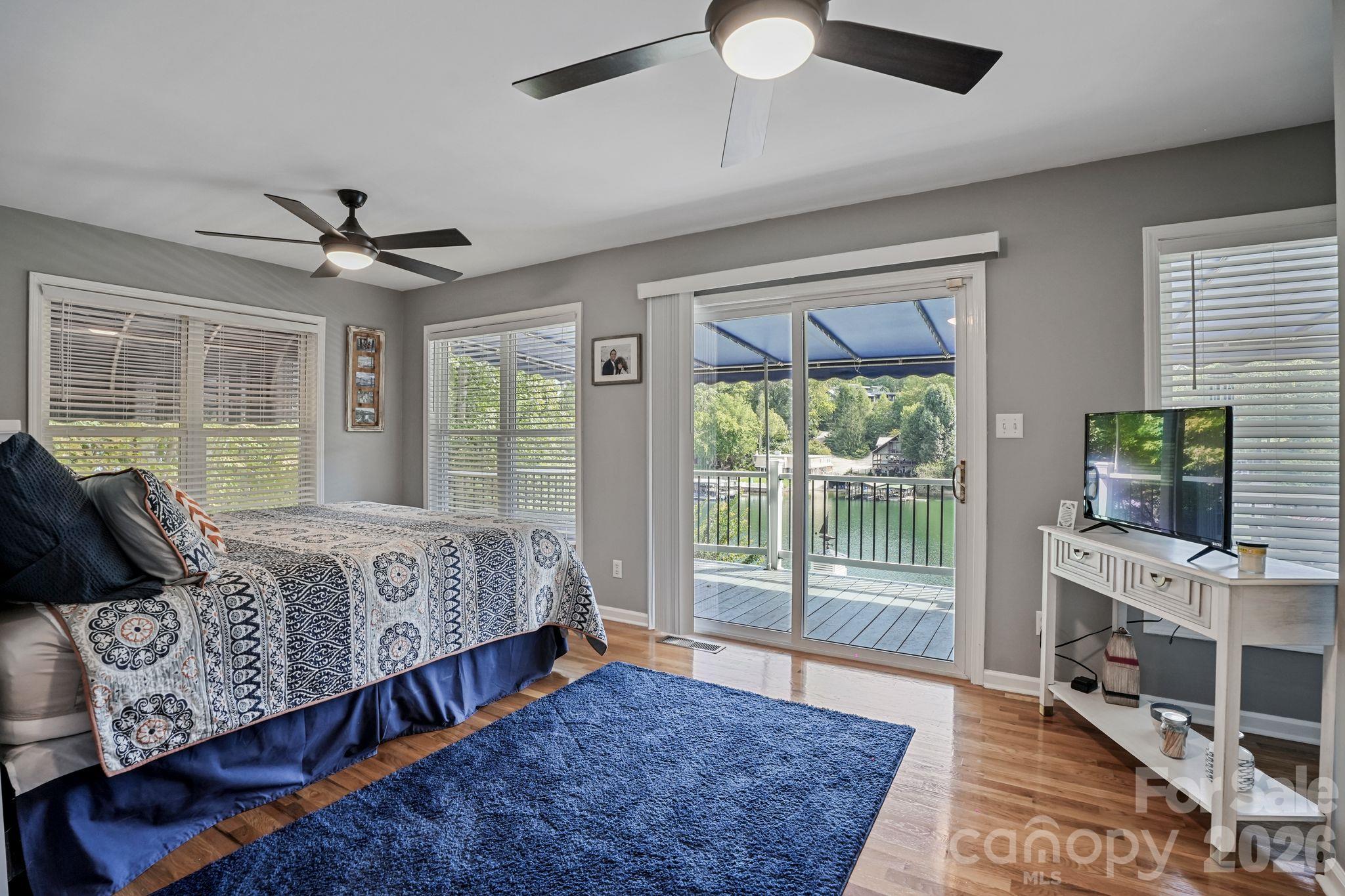 Single Family Residence at 2250 Mallard Cove Drive, Nebo, photo 17 of 48