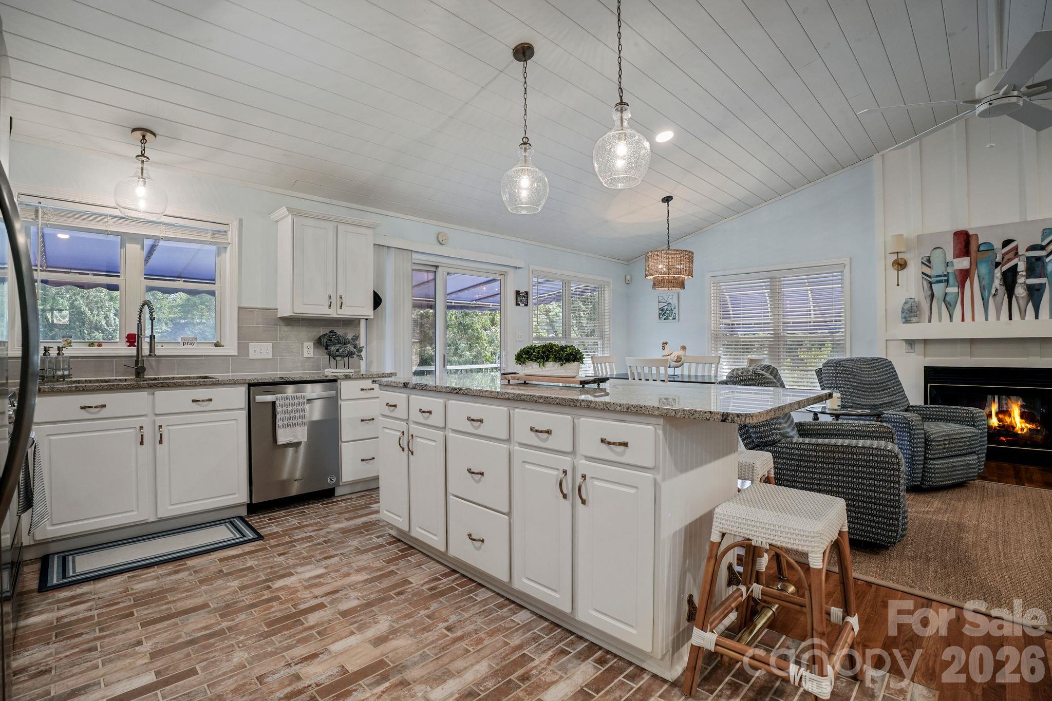 Single Family Residence at 2250 Mallard Cove Drive, Nebo, photo 32 of 48