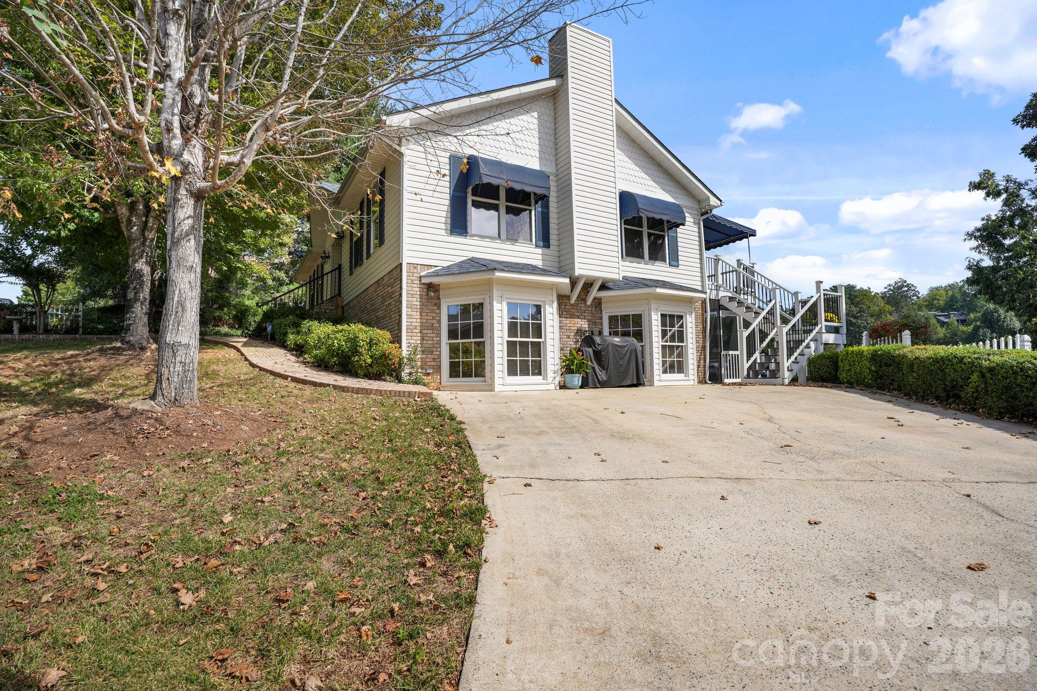 Single Family Residence at 2250 Mallard Cove Drive, Nebo, photo 37 of 48