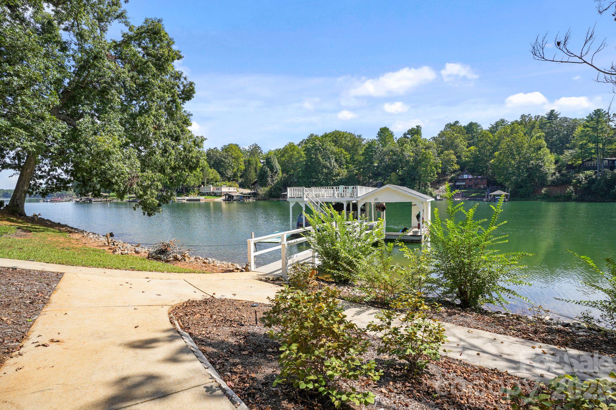 Single Family Residence at 2250 Mallard Cove Drive, Nebo, photo 39 of 48