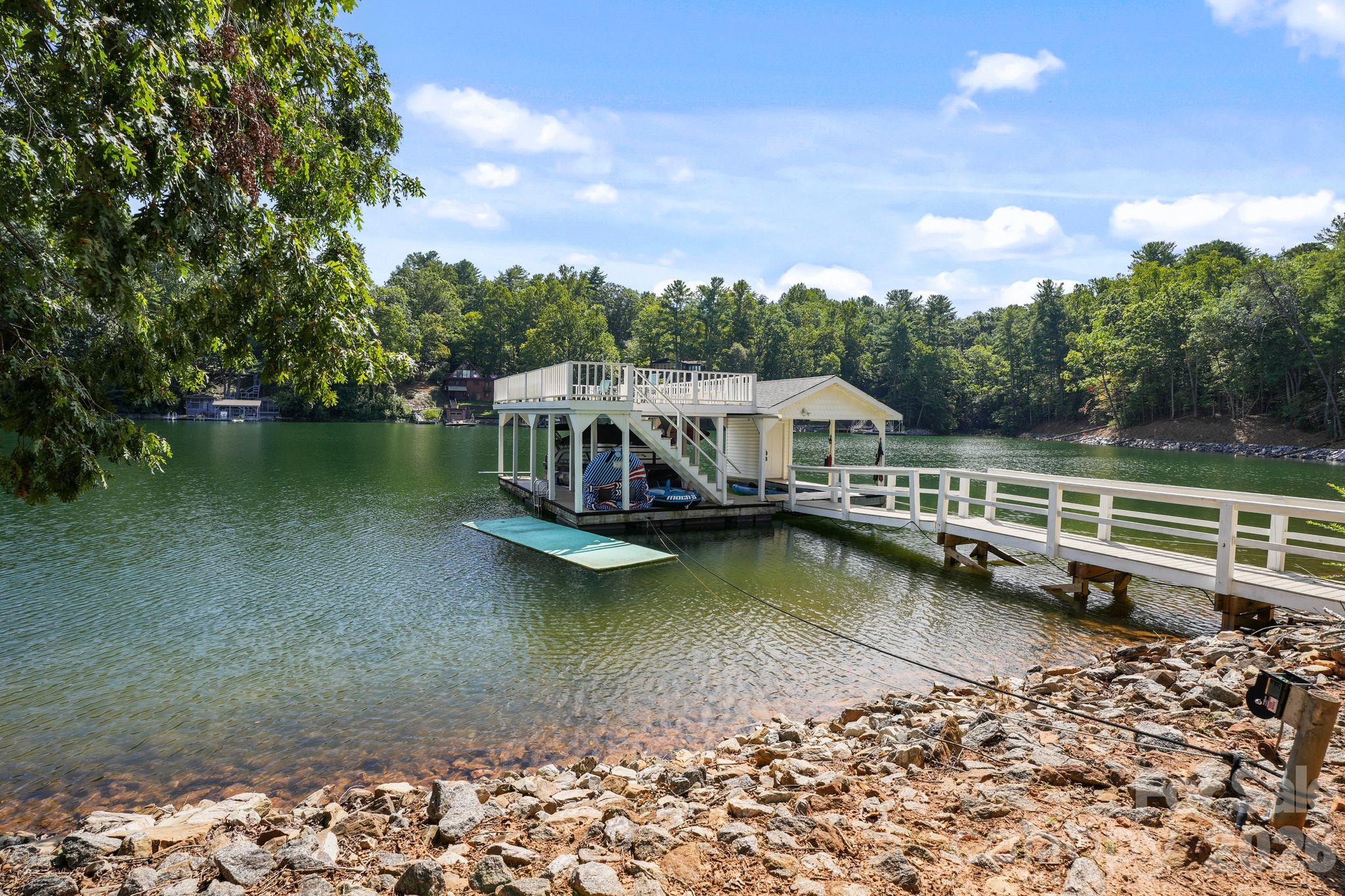Single Family Residence at 2250 Mallard Cove Drive, Nebo, photo 3 of 48