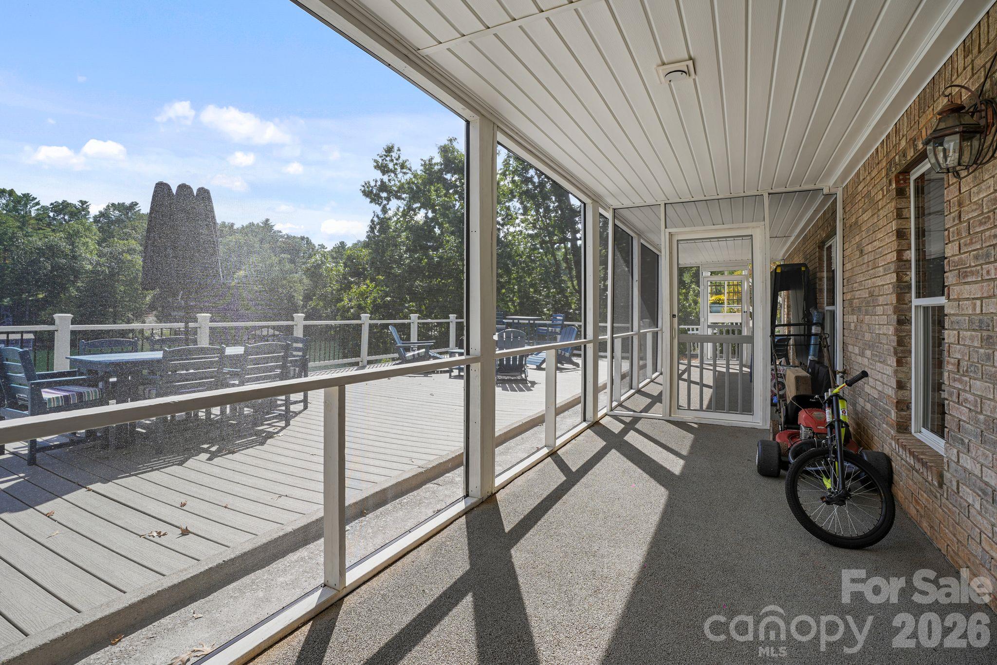 Single Family Residence at 2250 Mallard Cove Drive, Nebo, photo 41 of 48