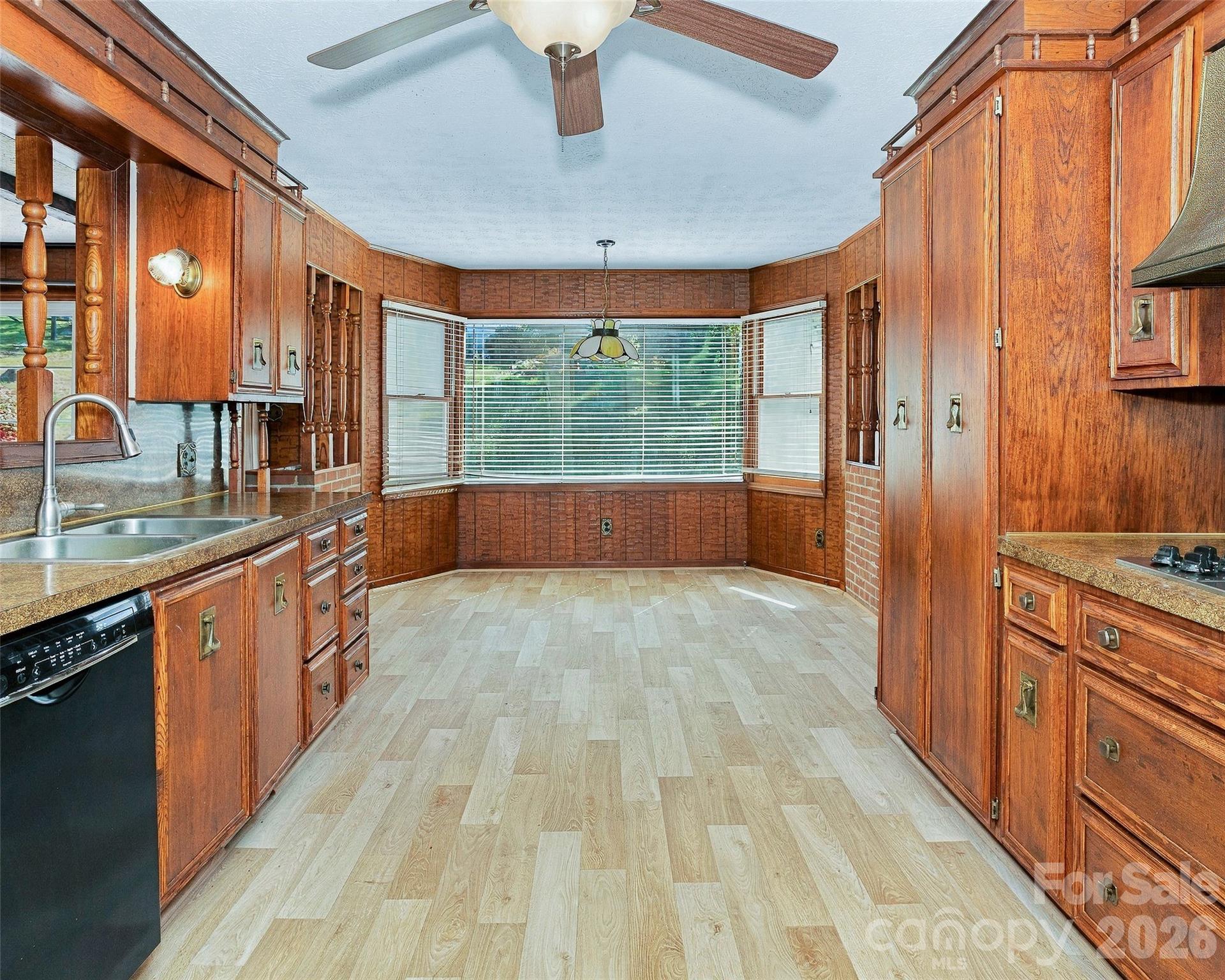 Single Family Residence at 5810 Us 23 Highway, Mars Hill, photo 12 of 47