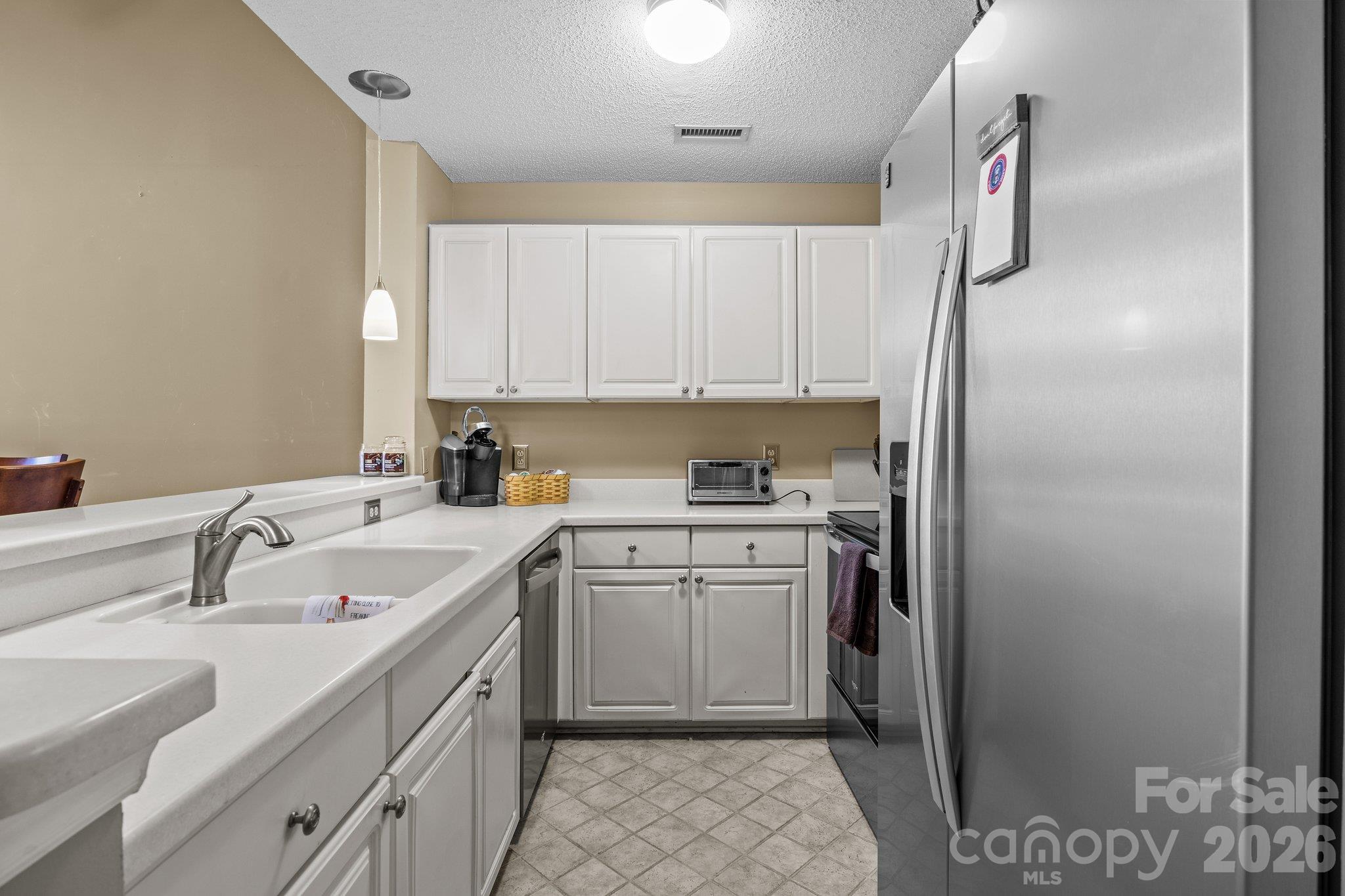 Condominium at 18669 Vineyard Point Lane, Cornelius, photo 6 of 22