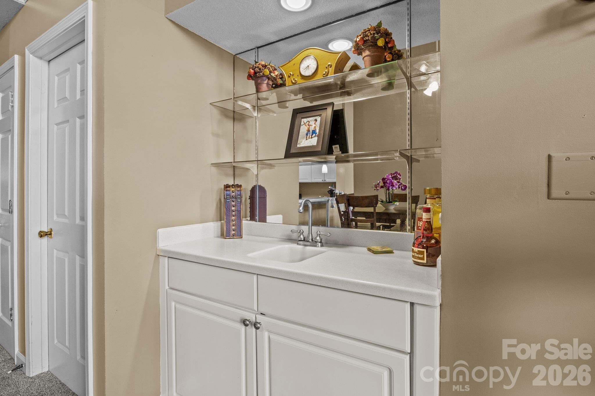 Condominium at 18669 Vineyard Point Lane, Cornelius, photo 10 of 22
