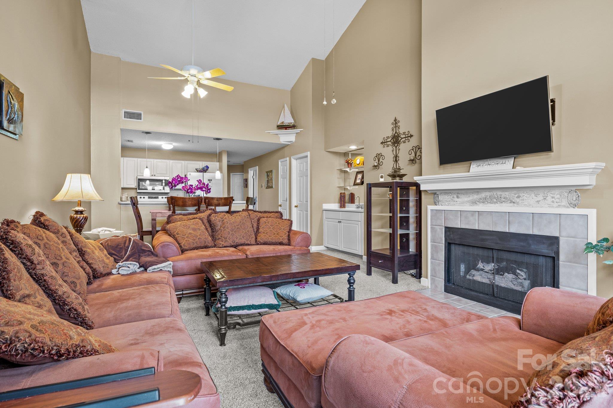 Condominium at 18669 Vineyard Point Lane, Cornelius, photo 11 of 22
