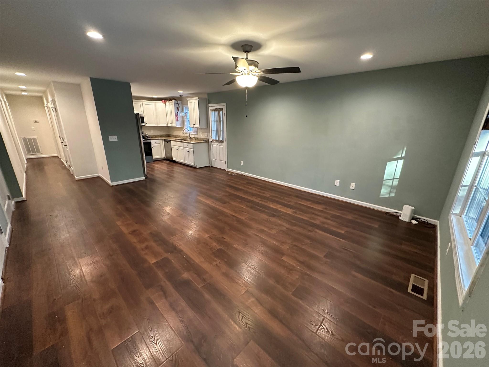 Single Family Residence at 177 Pinehaven Drive, New London, photo 4 of 44
