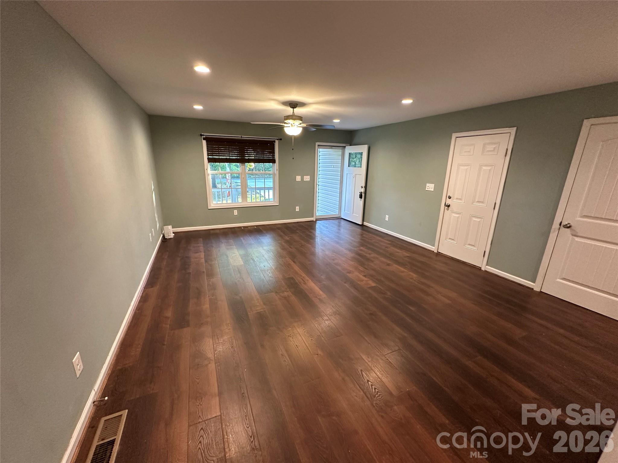Single Family Residence at 177 Pinehaven Drive, New London, photo 11 of 44