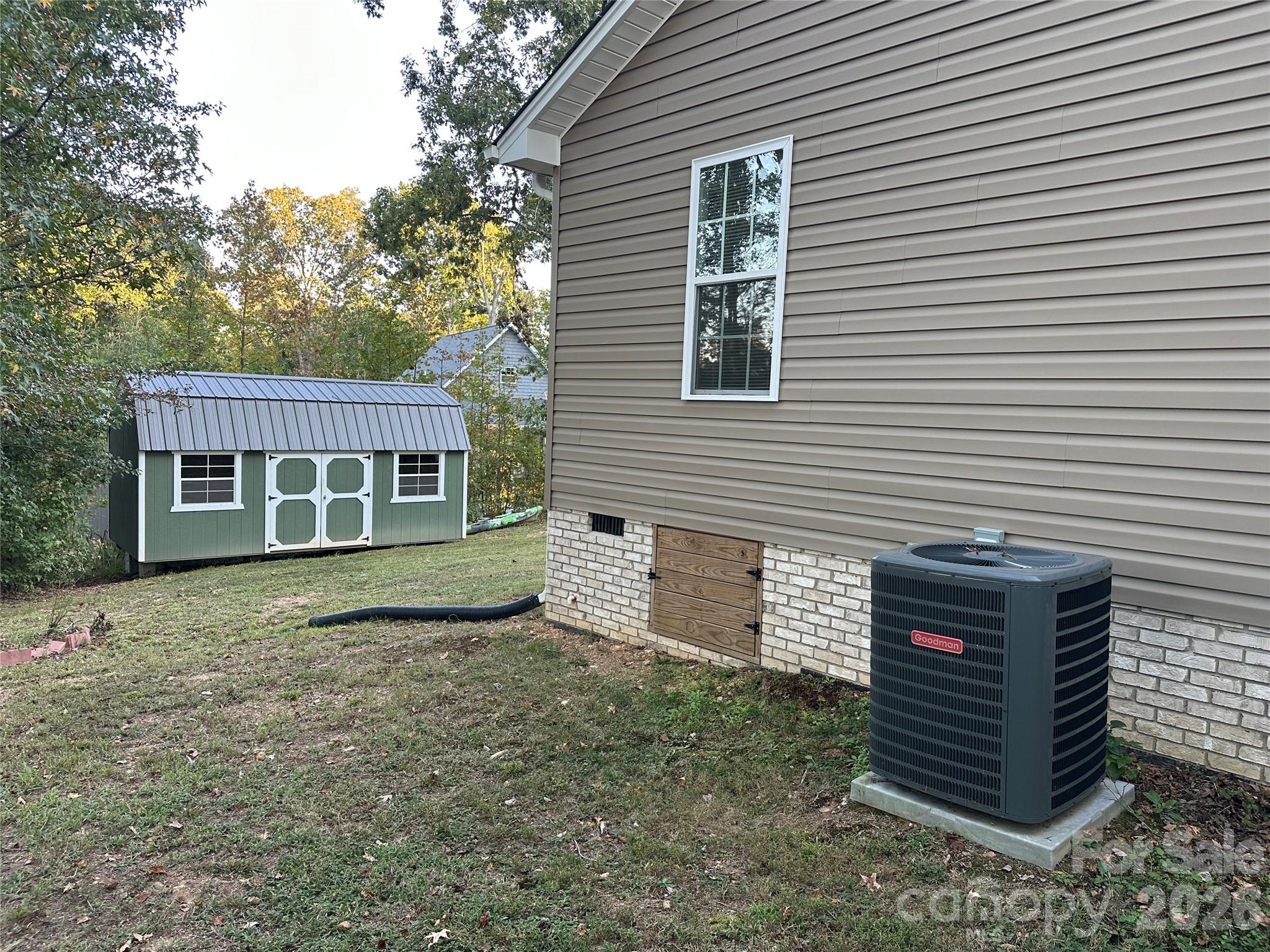Single Family Residence at 177 Pinehaven Drive, New London, photo 36 of 44