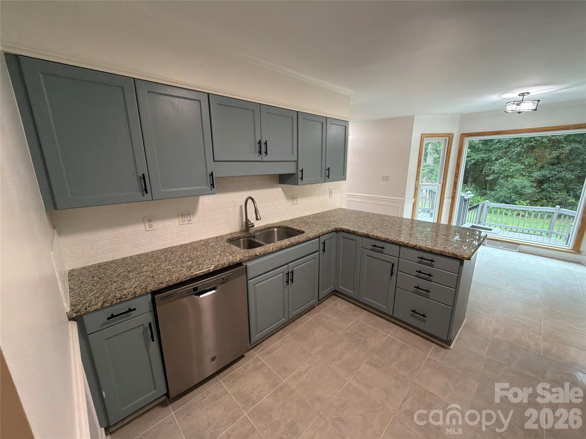 Single Family Residence at 4412 Lazy Drive, Charlotte, photo 2 of 45