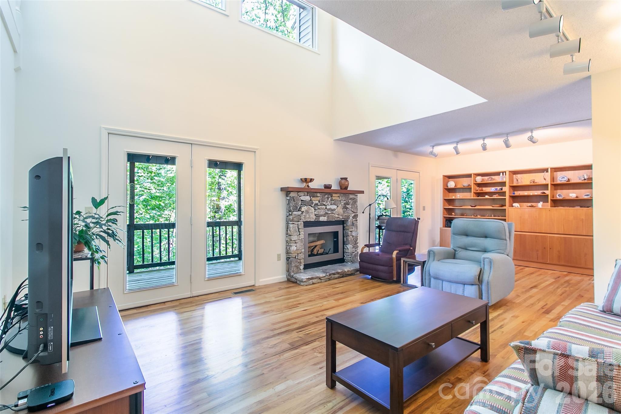 Single Family Residence at 263 Ugedaliyvi Court, Brevard, photo 26 of 48
