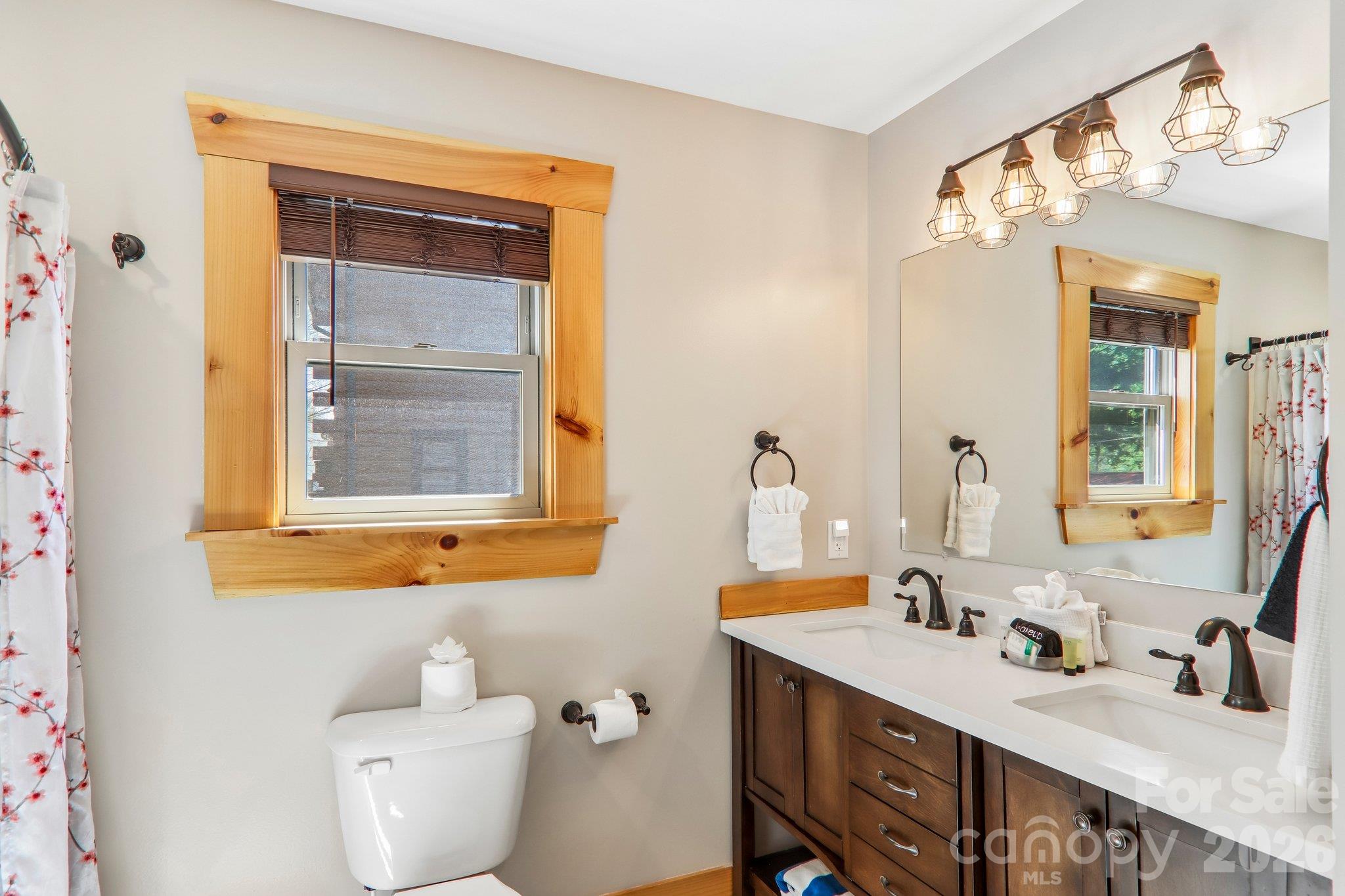 Main level bathroom - 589 Panoramic Loop, Maggie Valley