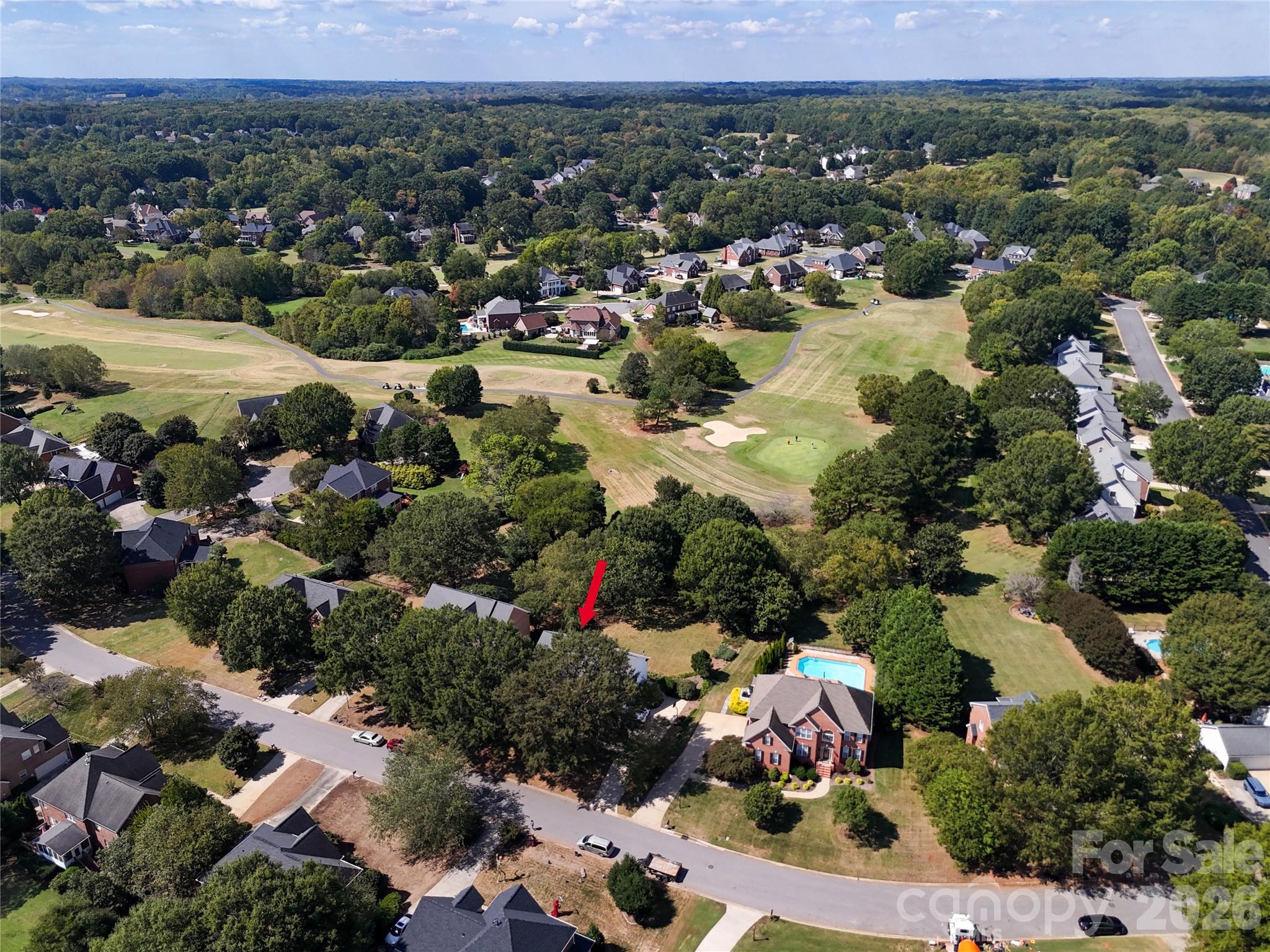 Yard Backs up to 17th Green - 8120 Glamorgan Lane, Matthews