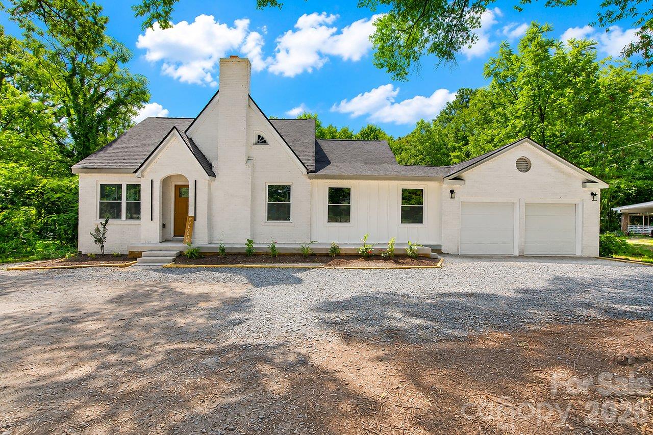 4115 Sharon Amity Road
