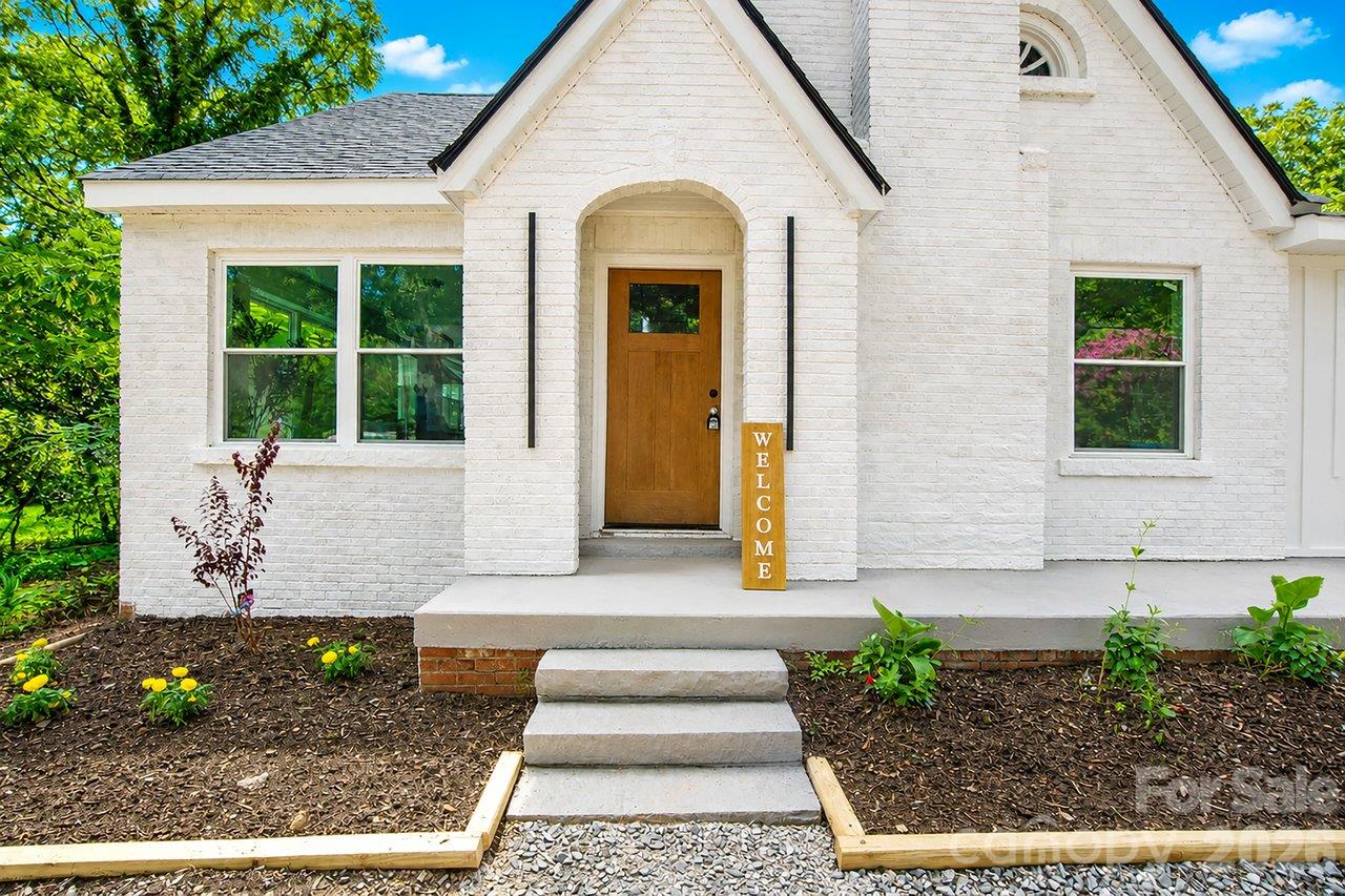 Single Family Residence at 4115 Sharon Amity Road, Charlotte, photo 2 of 29