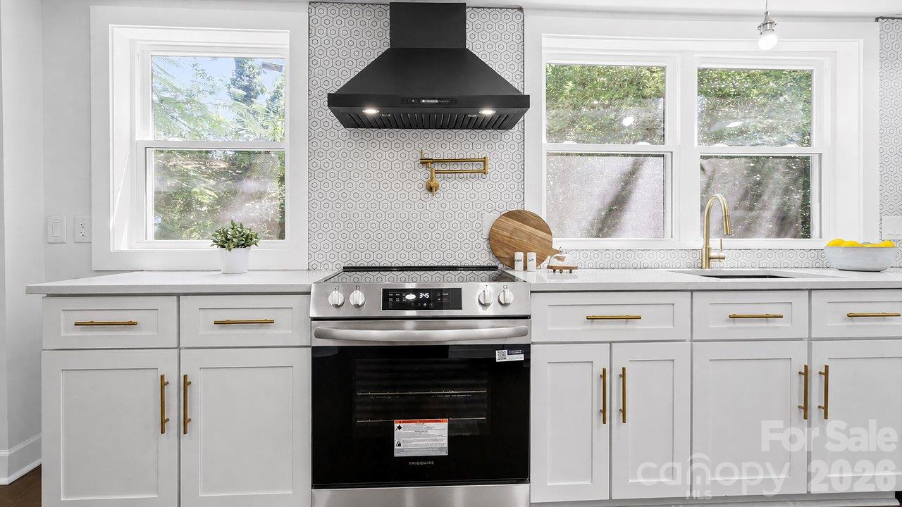 Single Family Residence at 4115 Sharon Amity Road, Charlotte, photo 9 of 29