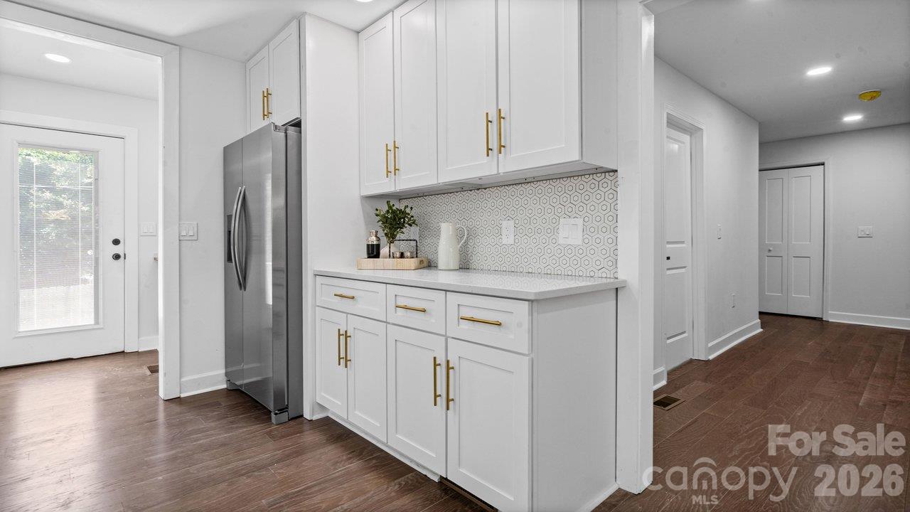 Single Family Residence at 4115 Sharon Amity Road, Charlotte, photo 10 of 29