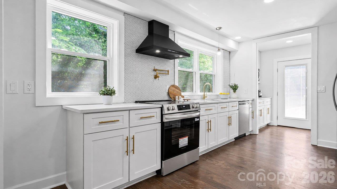Single Family Residence at 4115 Sharon Amity Road, Charlotte, photo 11 of 29