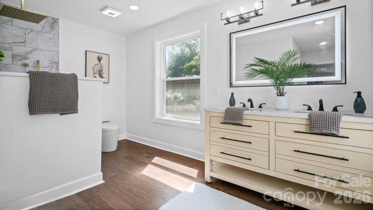 Single Family Residence at 4115 Sharon Amity Road, Charlotte, photo 15 of 29