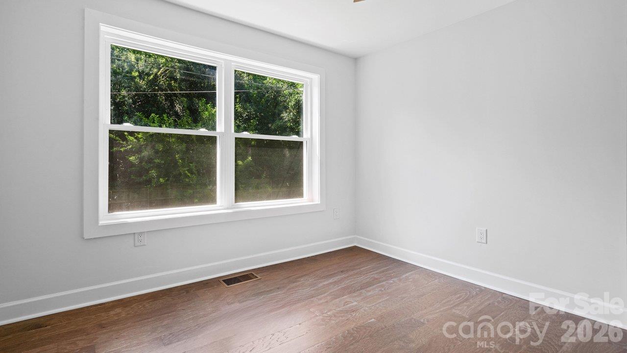 Single Family Residence at 4115 Sharon Amity Road, Charlotte, photo 18 of 29