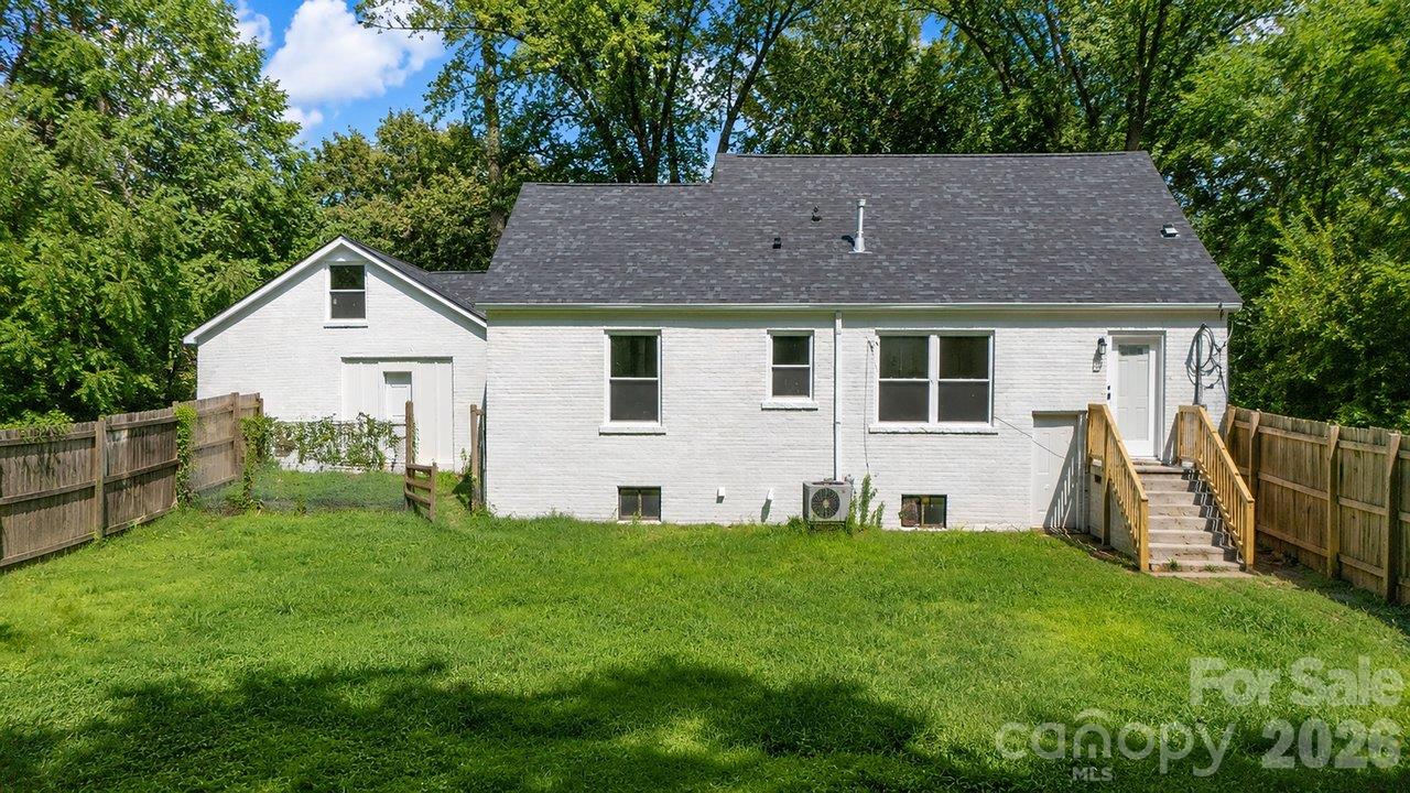 Single Family Residence at 4115 Sharon Amity Road, Charlotte, photo 27 of 29