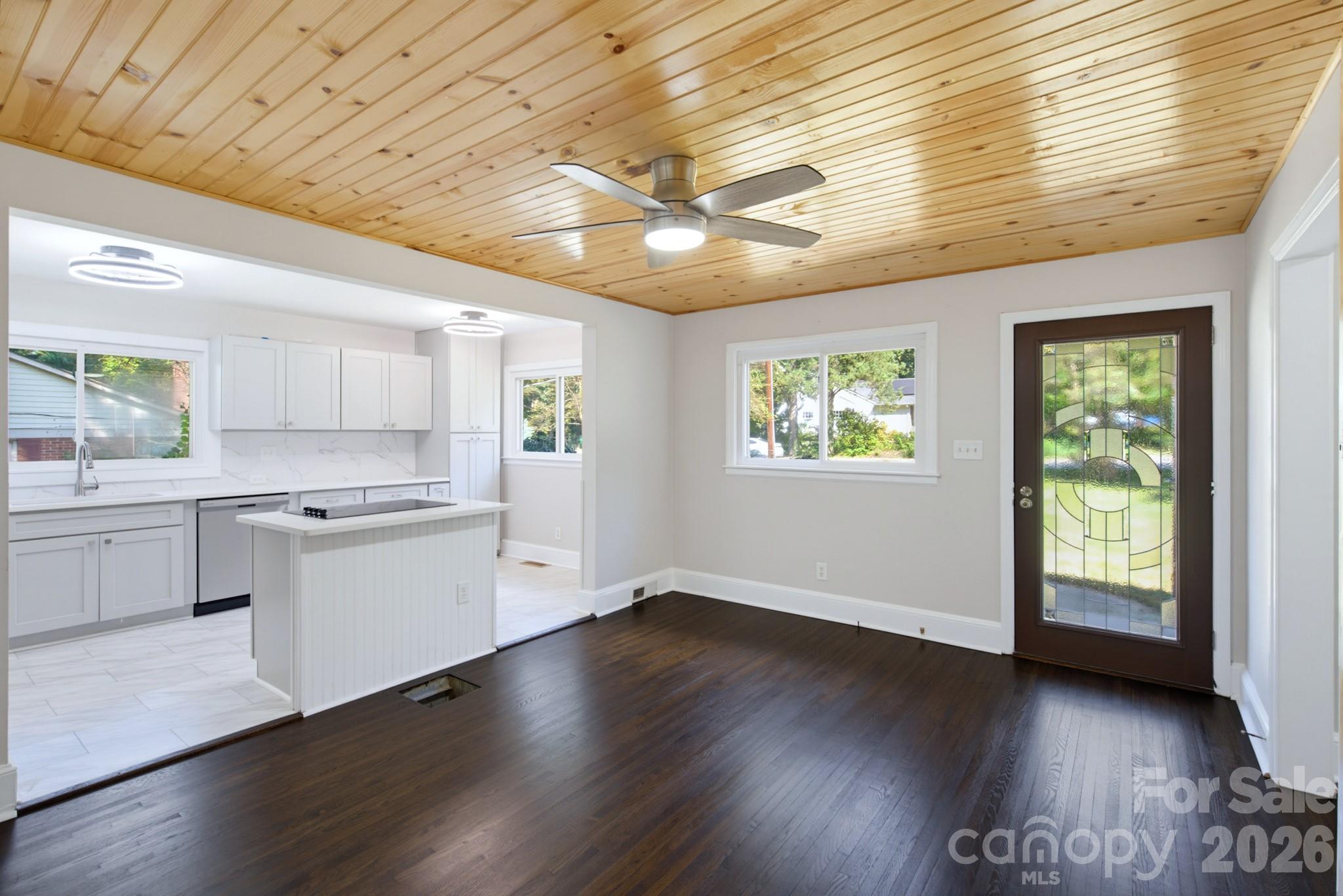 Single Family Residence at 1733 Merry Oaks Road, Charlotte, photo 10 of 44