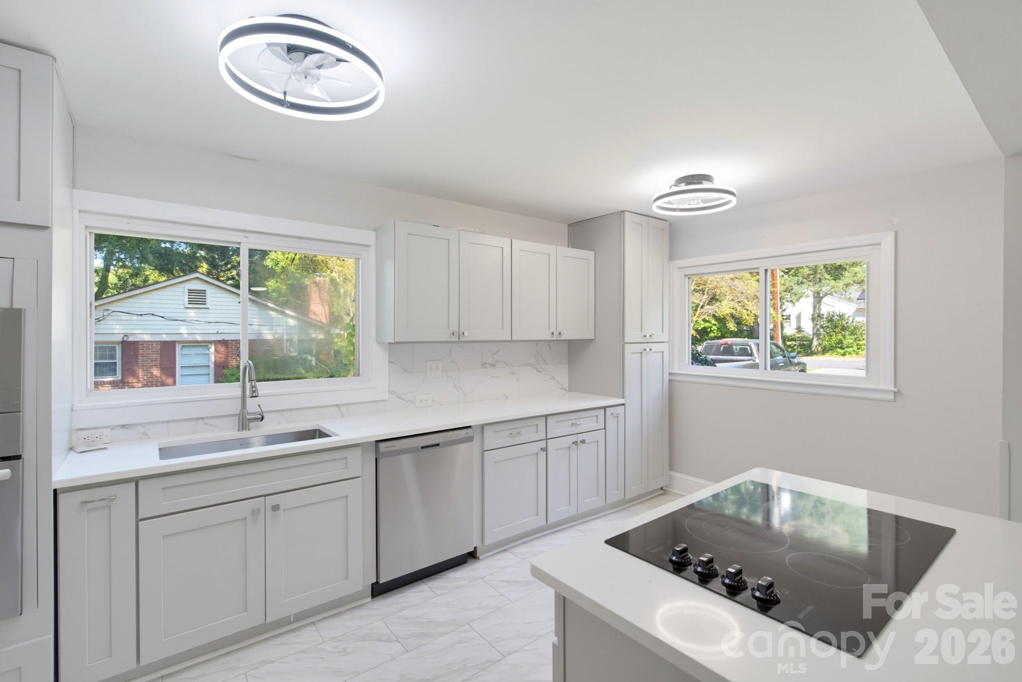 Single Family Residence at 1733 Merry Oaks Road, Charlotte, photo 11 of 44