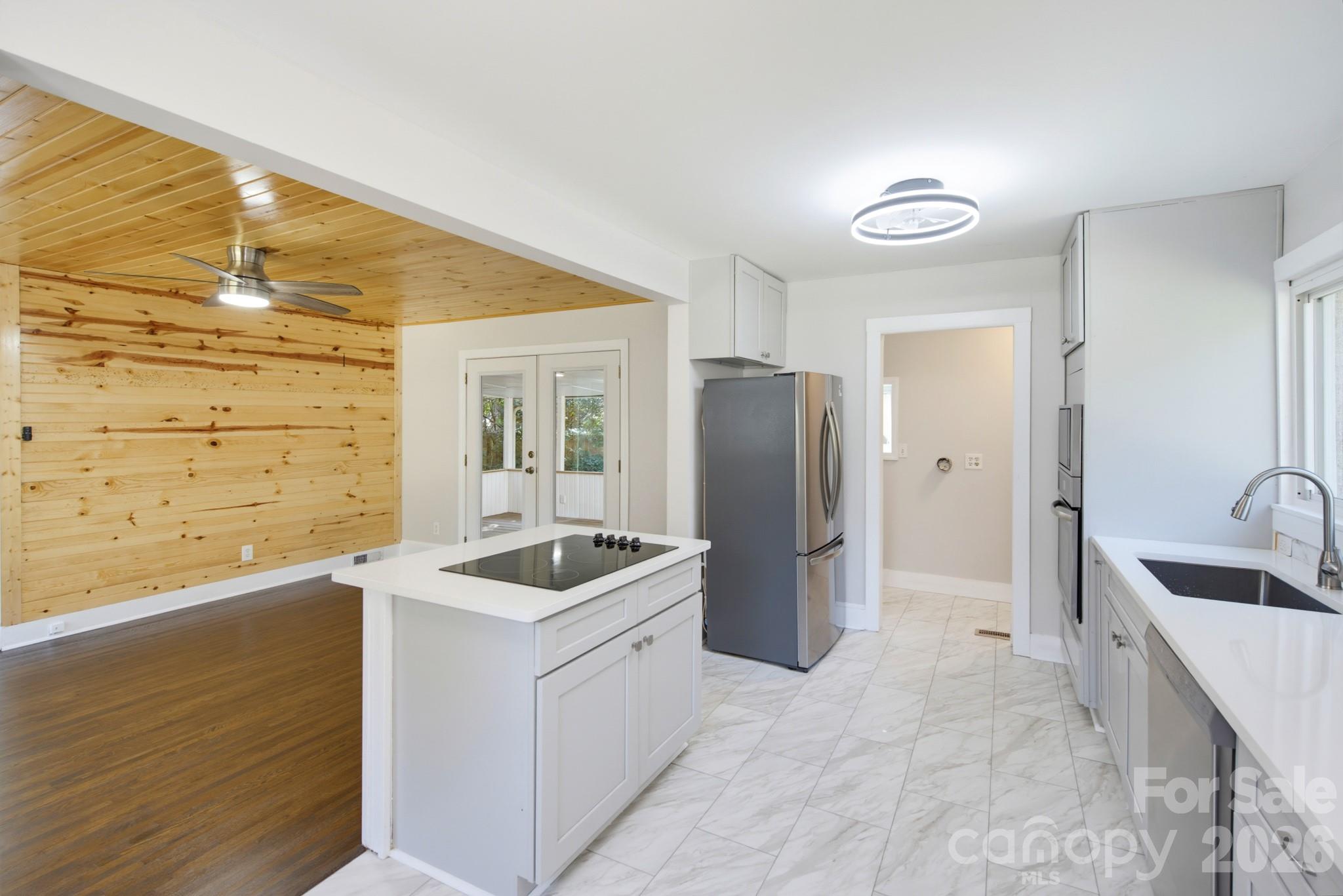 Single Family Residence at 1733 Merry Oaks Road, Charlotte, photo 14 of 44