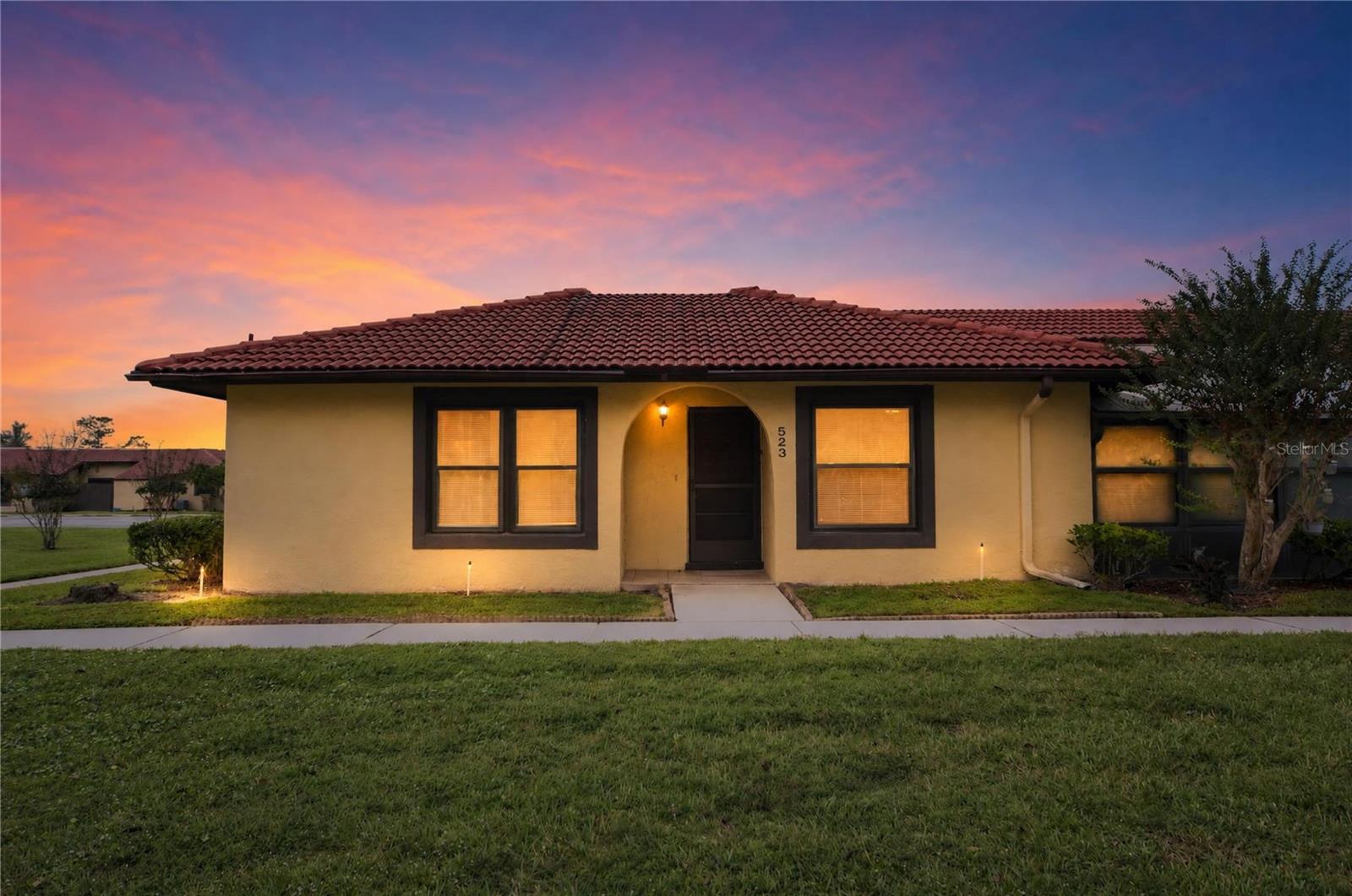 523 HUNTER CIR