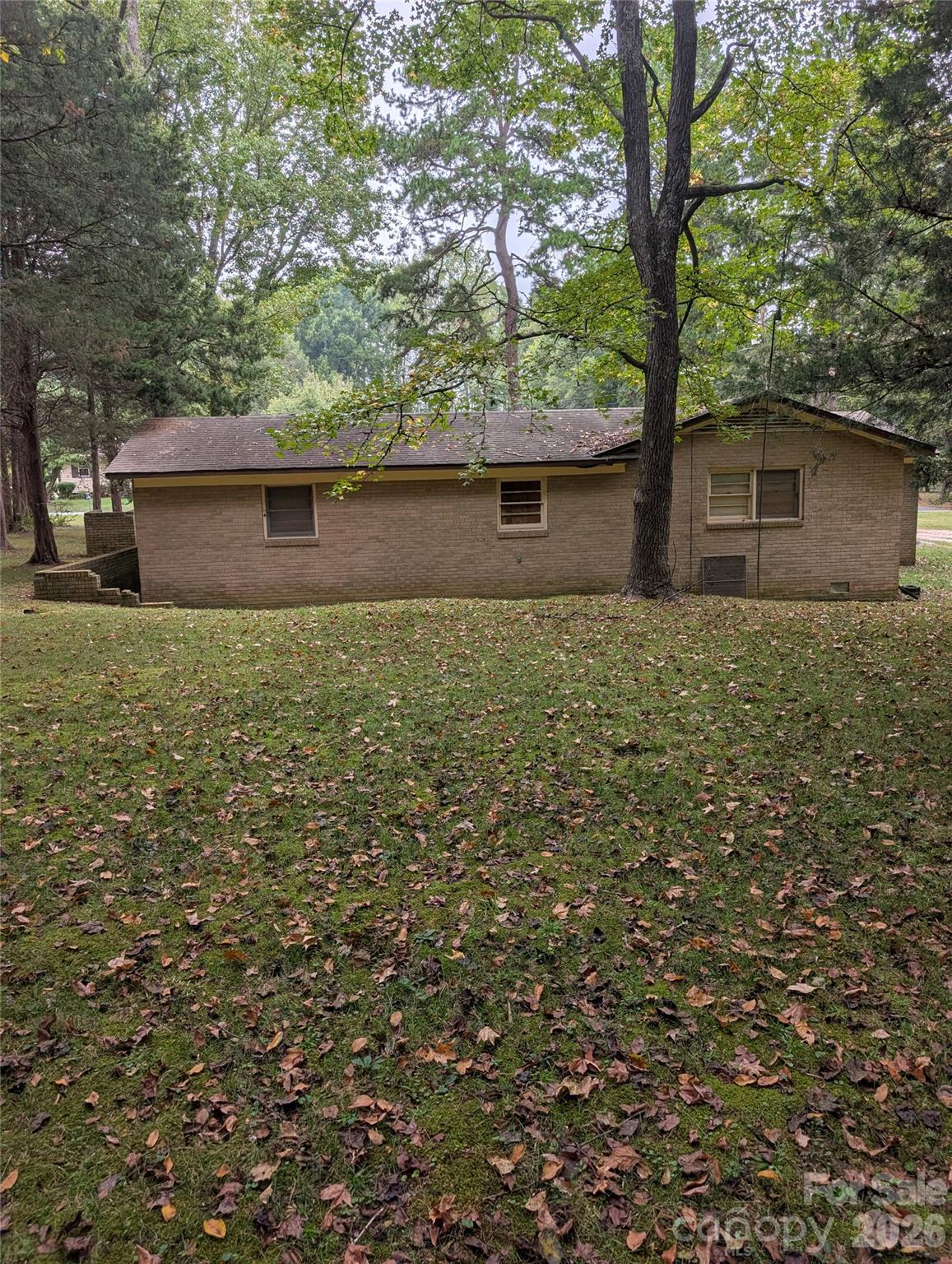 Single Family Residence at 506 California Circle, York, photo 3 of 3