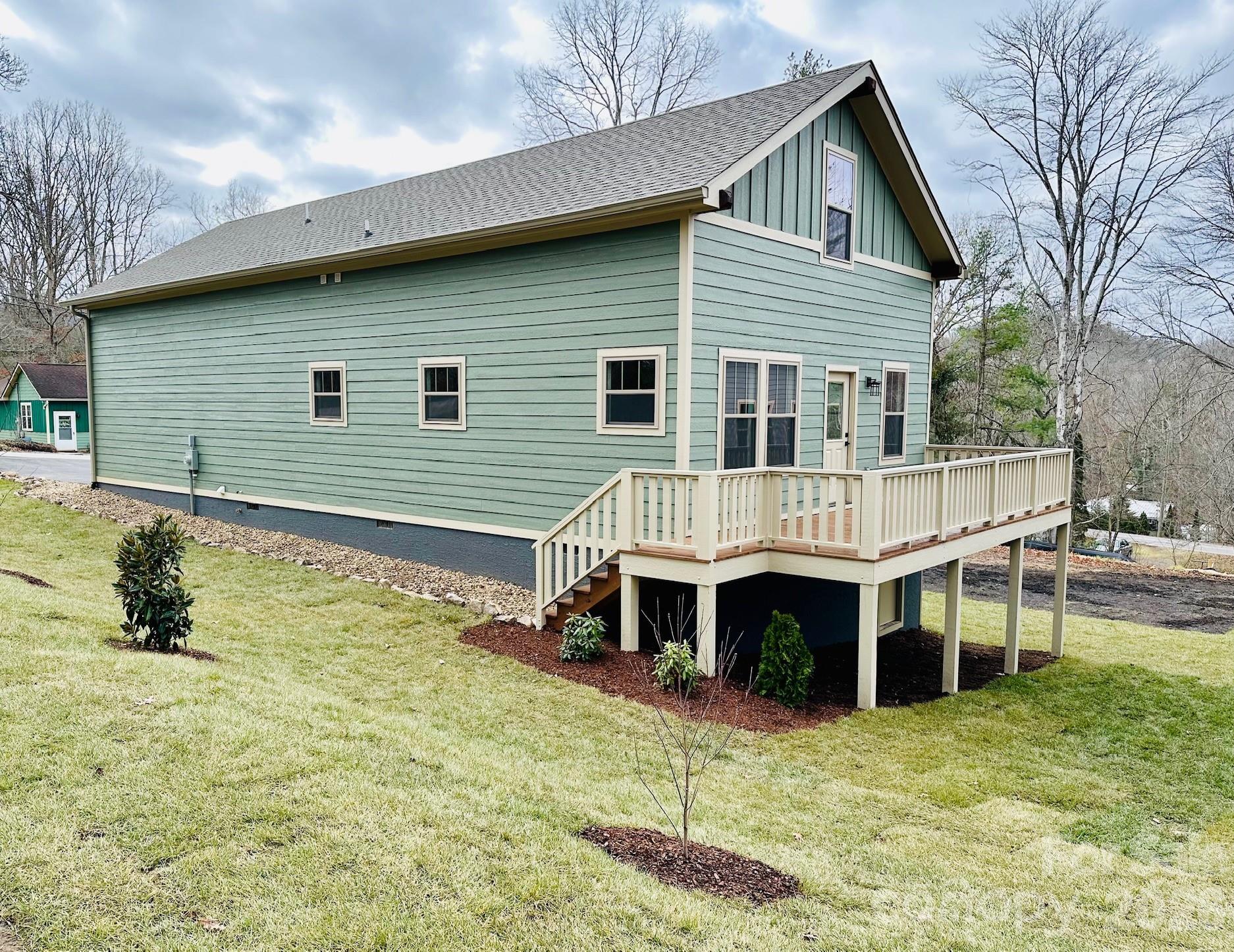 Single Family Residence at 308 Ninth Street, Black Mountain, photo 6 of 33