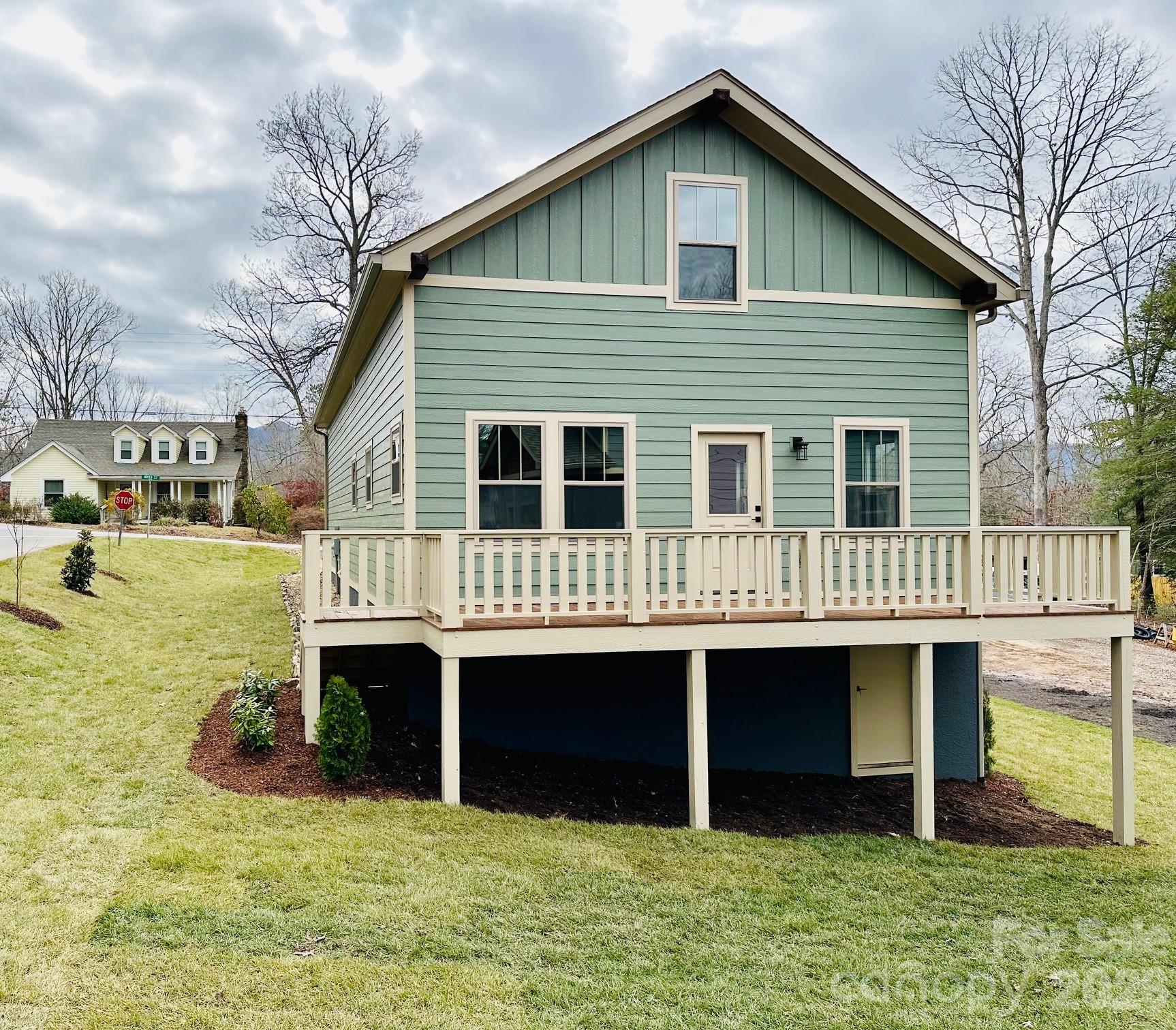 Single Family Residence at 308 Ninth Street, Black Mountain, photo 7 of 33