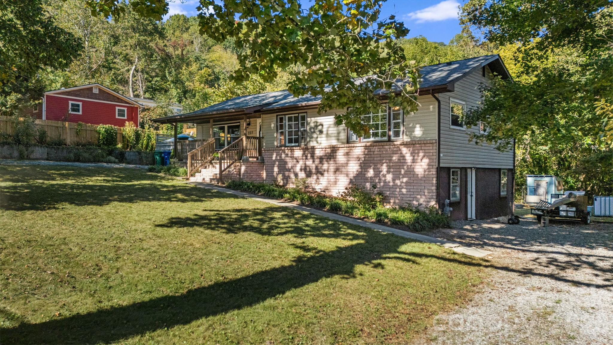 Single Family Residence at 227 Cedar Hill Road, Asheville, photo 2 of 44