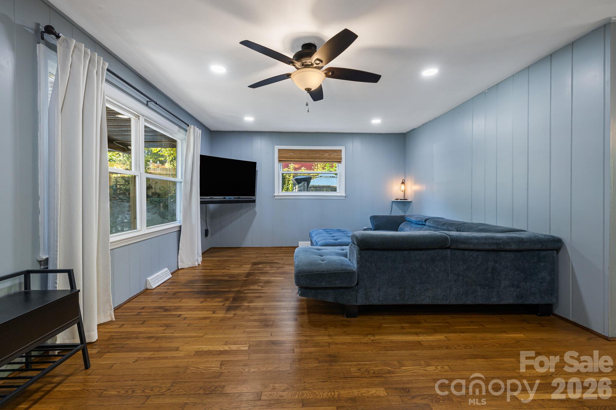 Single Family Residence at 227 Cedar Hill Road, Asheville, photo 4 of 44