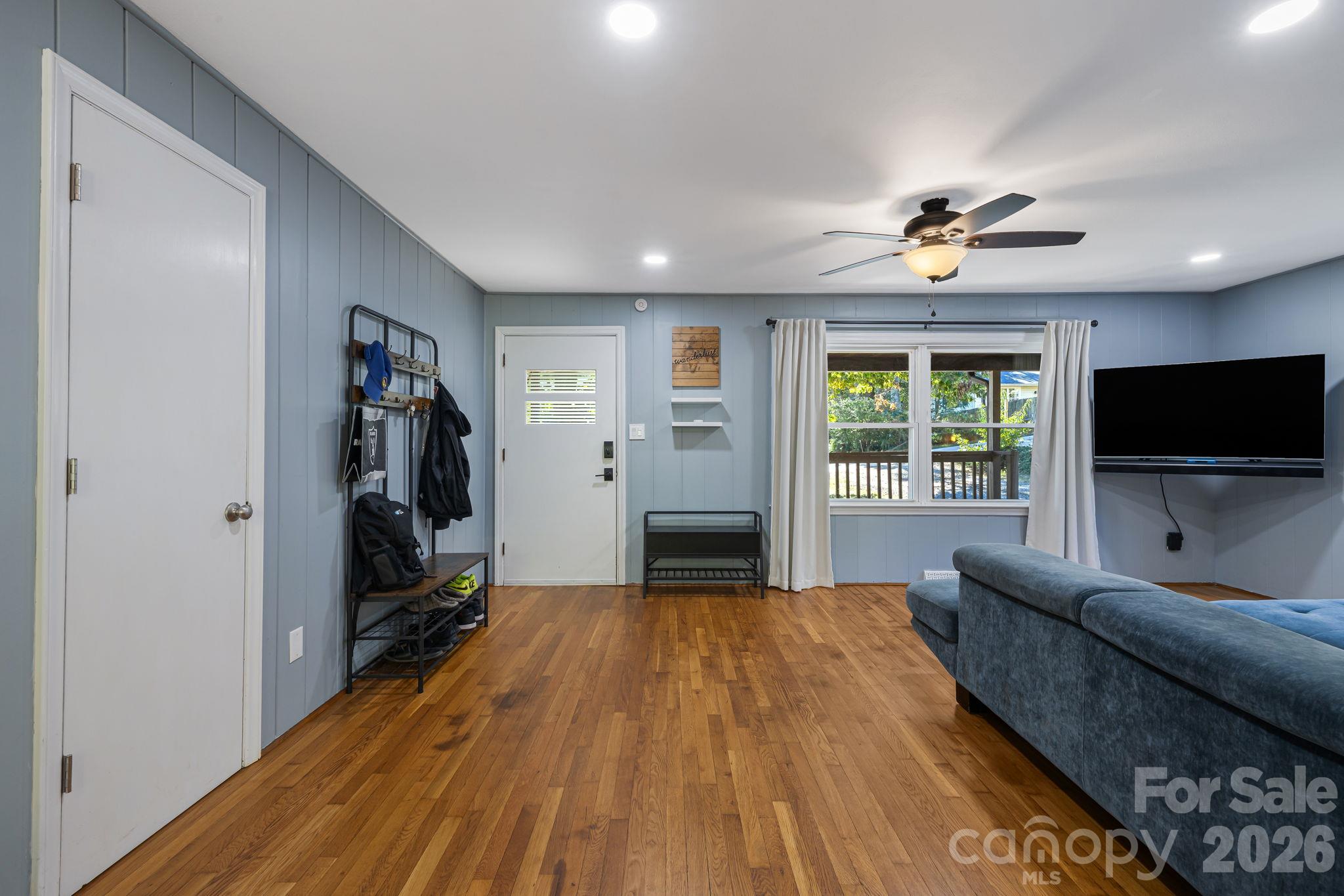 Single Family Residence at 227 Cedar Hill Road, Asheville, photo 5 of 44