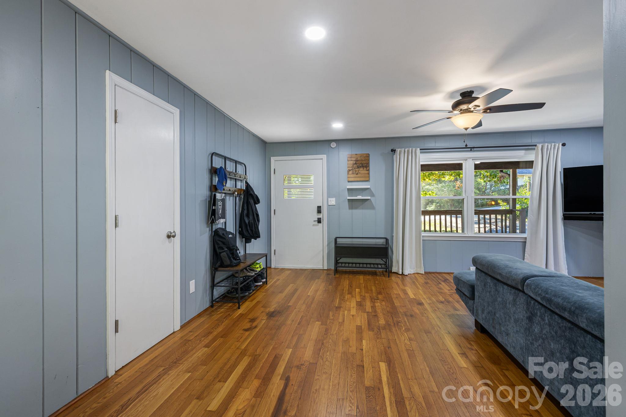 Single Family Residence at 227 Cedar Hill Road, Asheville, photo 6 of 44