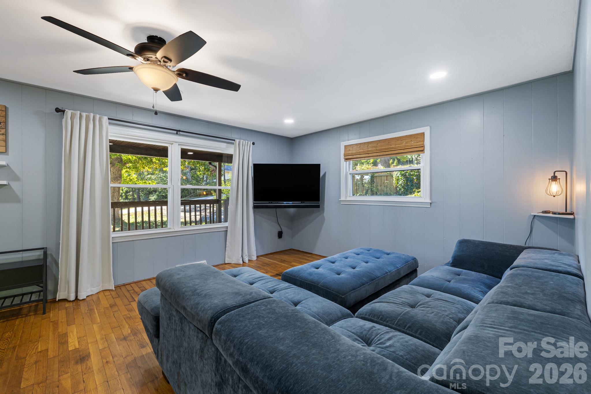 Single Family Residence at 227 Cedar Hill Road, Asheville, photo 7 of 44
