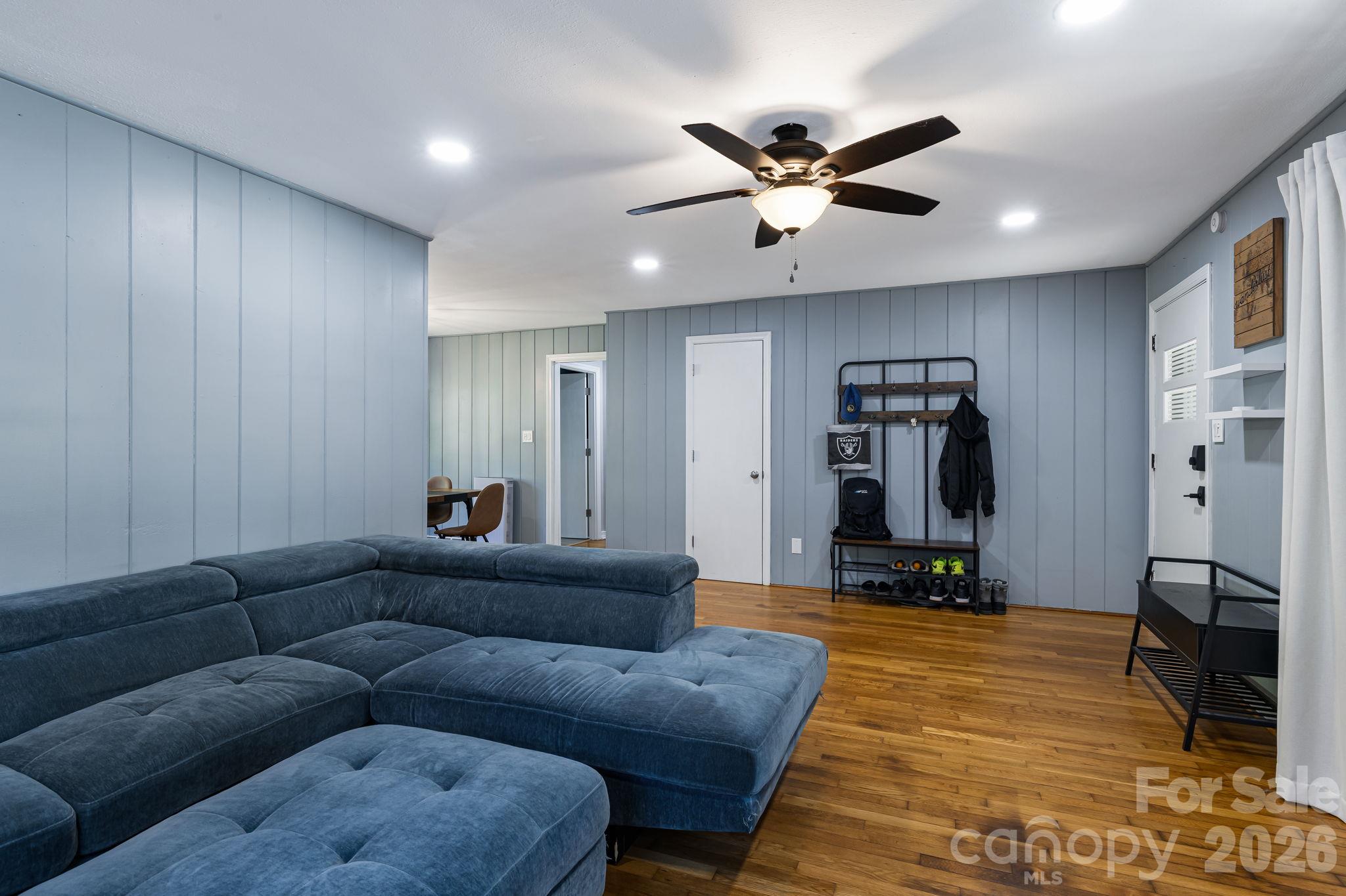 Single Family Residence at 227 Cedar Hill Road, Asheville, photo 8 of 44