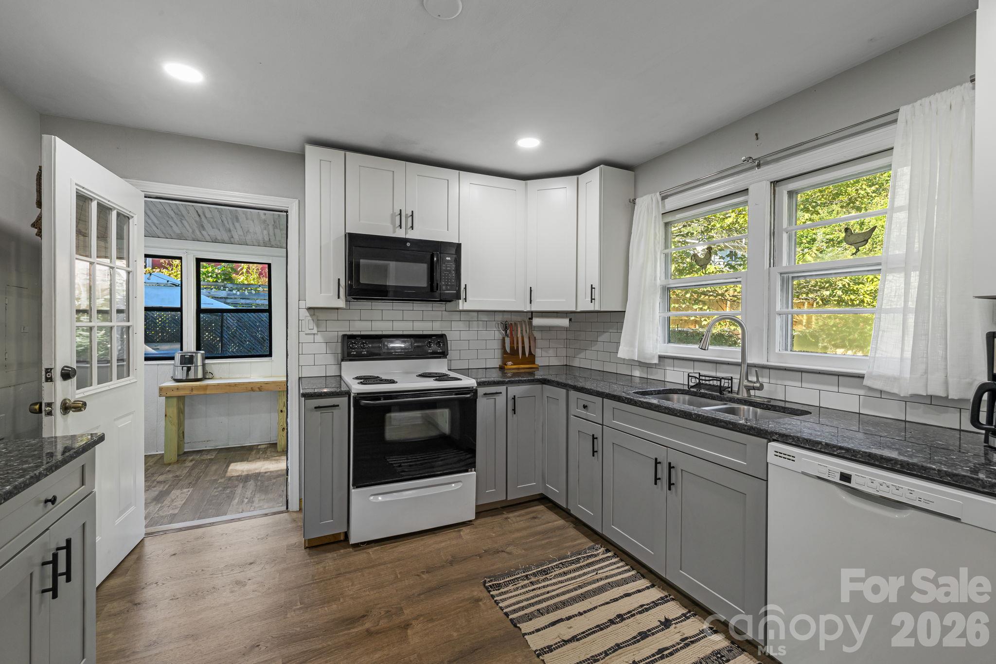 Single Family Residence at 227 Cedar Hill Road, Asheville, photo 16 of 44