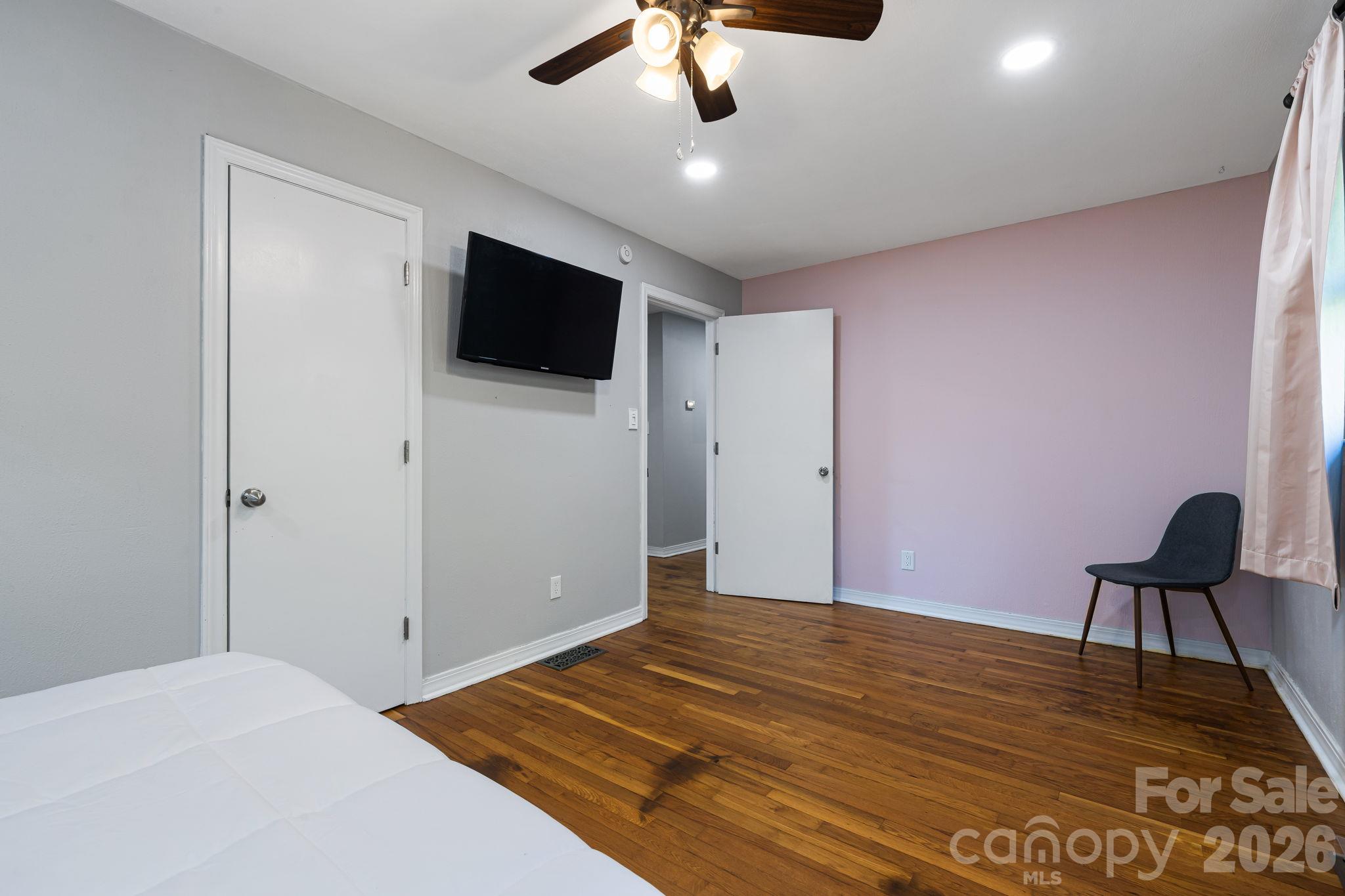 Single Family Residence at 227 Cedar Hill Road, Asheville, photo 32 of 44