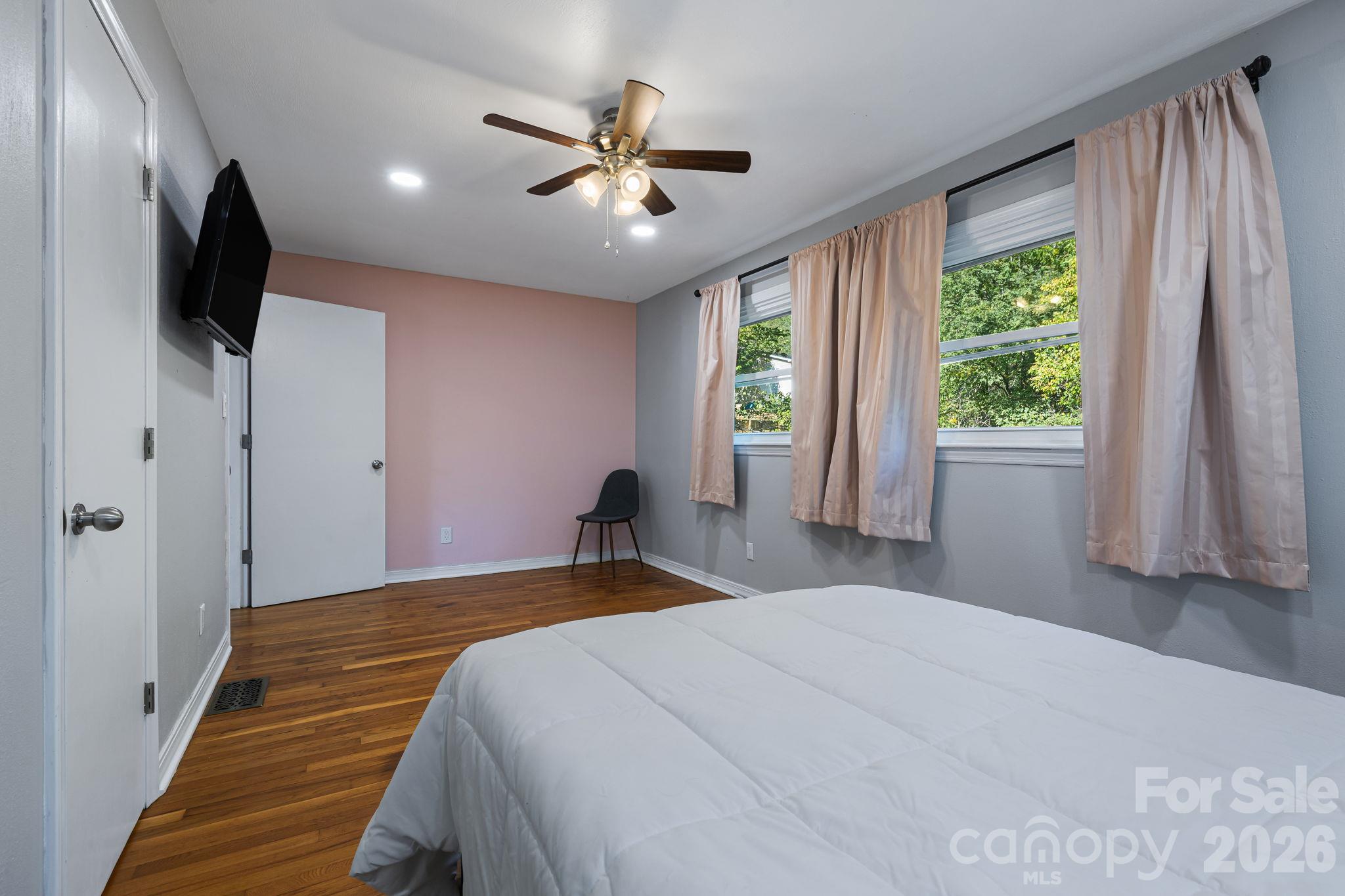 Single Family Residence at 227 Cedar Hill Road, Asheville, photo 33 of 44