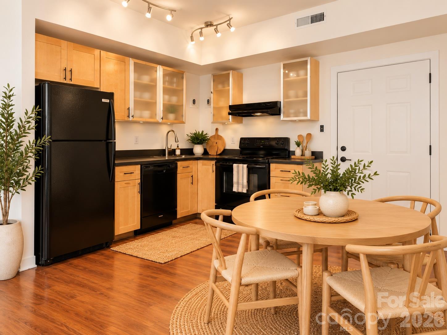 Condominium at 125 Clingman Avenue, Asheville, photo 5 of 36