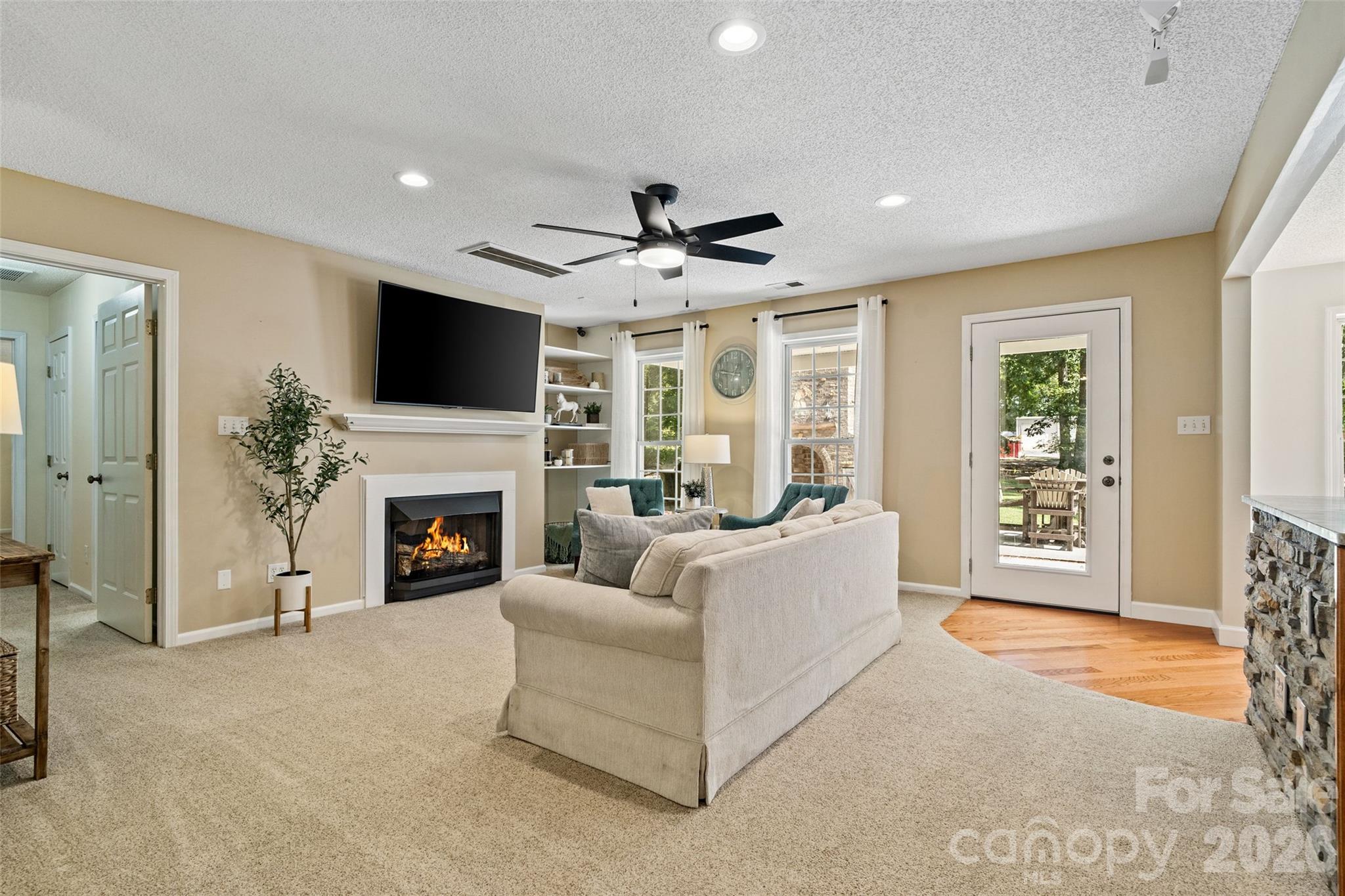 Living Room - 996 Beamguard Road, Clover