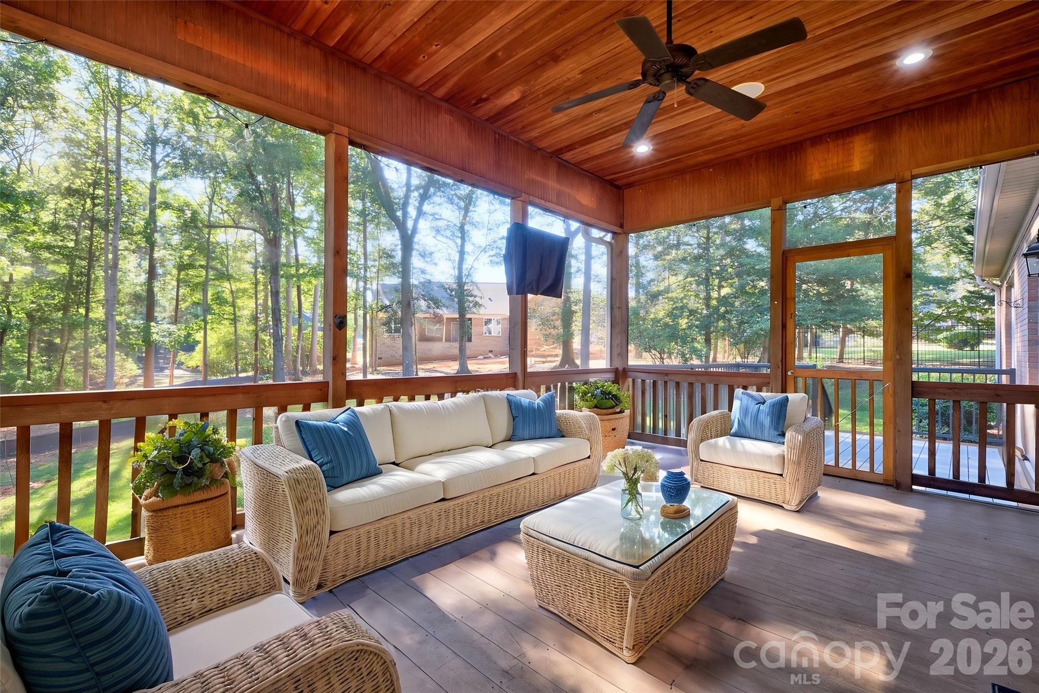 Single Family Residence at 225 Highland Forest Drive, Lake Wylie, photo 43 of 48